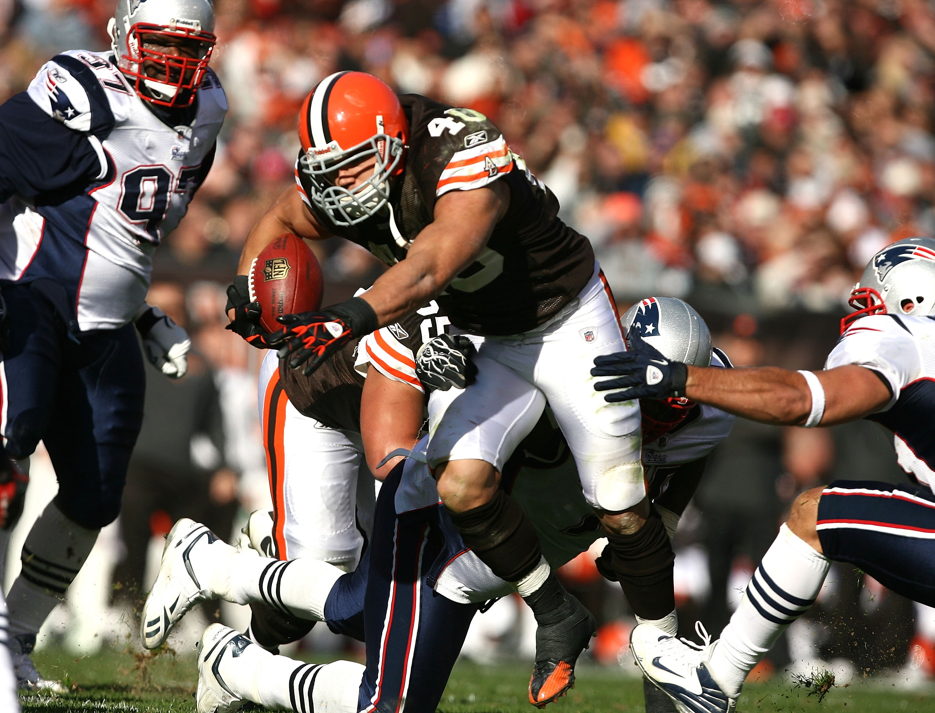 Oct 24, 2010: Cleveland Browns running back Peyton Hillis (40) runs the  ball during game action between the New Orleans Saints and the Cleveland  Browns at the Louisiana Superdome in New Orleans