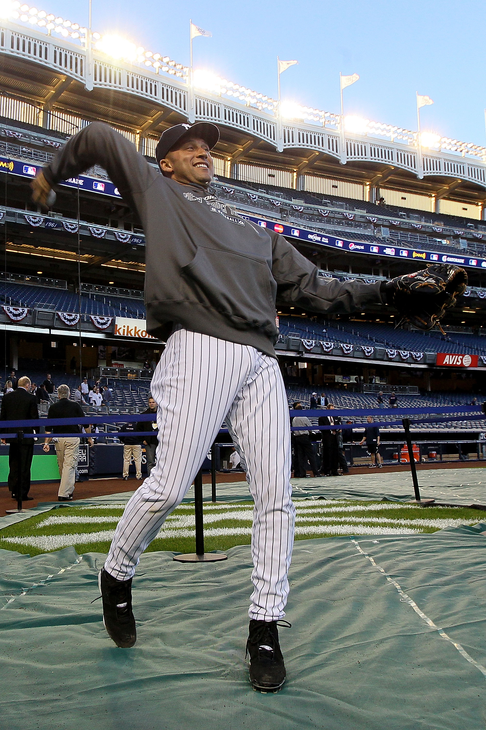 Jeter not interested in becoming a free agent