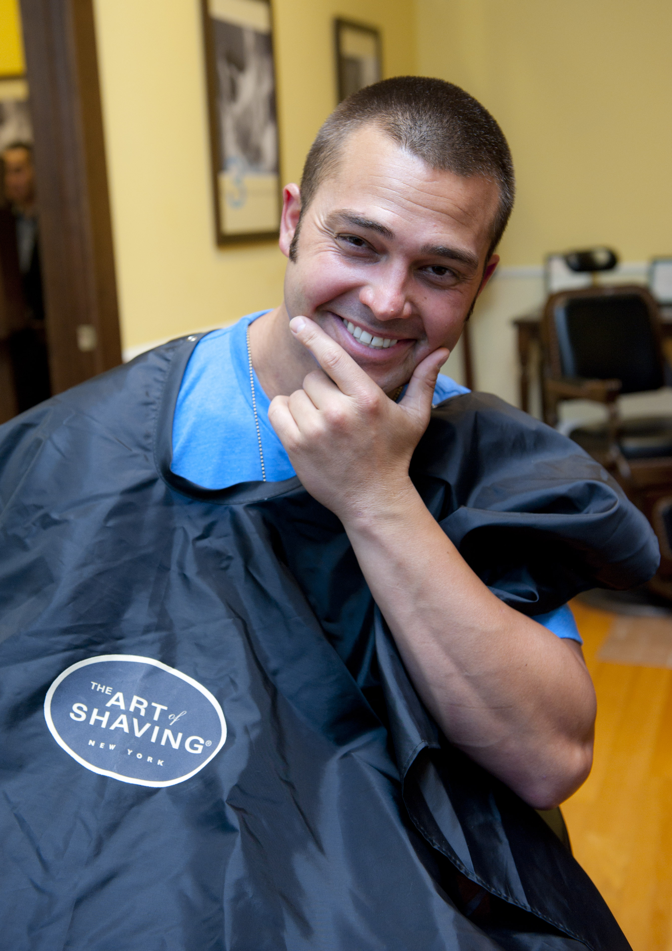 Nick Swisher New York Yankees outfielder getting his beard shaved at the  Art of Shaving, Americana at Brand Los Angeles, California - 03.11.10 Stock  Photo - Alamy