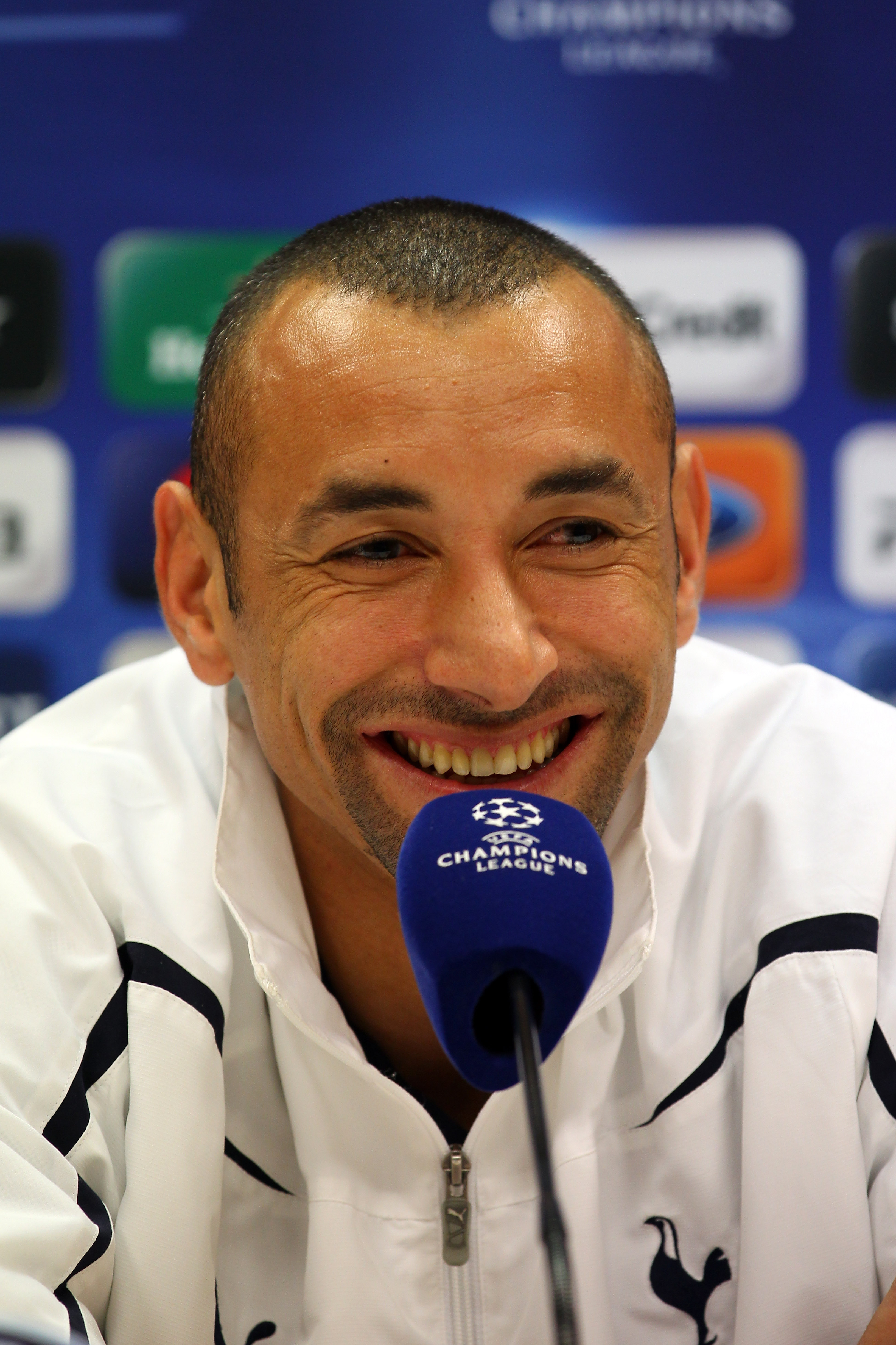 MILAN, ITALY - OCTOBER 19:  Heurelho Gomes of Tottenham Hotspur talks to the media ahead of their UEFA Champions League Group A match against Inter Milan, during a press conference at the San Siro Stadium on October 19, 2010 in Milan, Italy.  (Photo by Cl