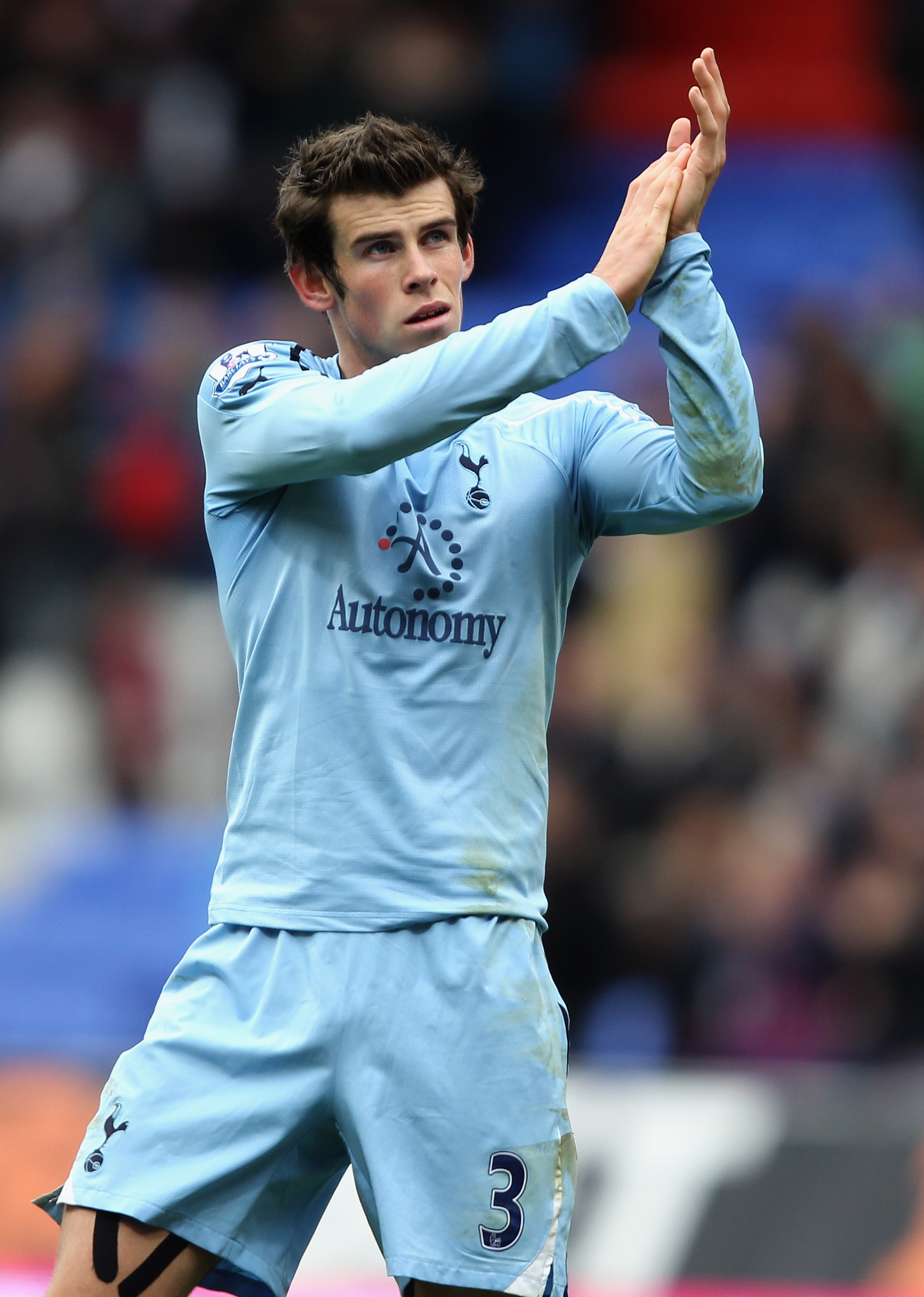 BOLTON, ENGLAND - NOVEMBER 06:  Gareth Bale of Tottenham Hotspur waves to the crowd after the Barclays Premier League match between Bolton Wanderers and Tottenham Hotspur at the Reebok Stadium on November 6, 2010 in Bolton, England.  (Photo by Clive Bruns