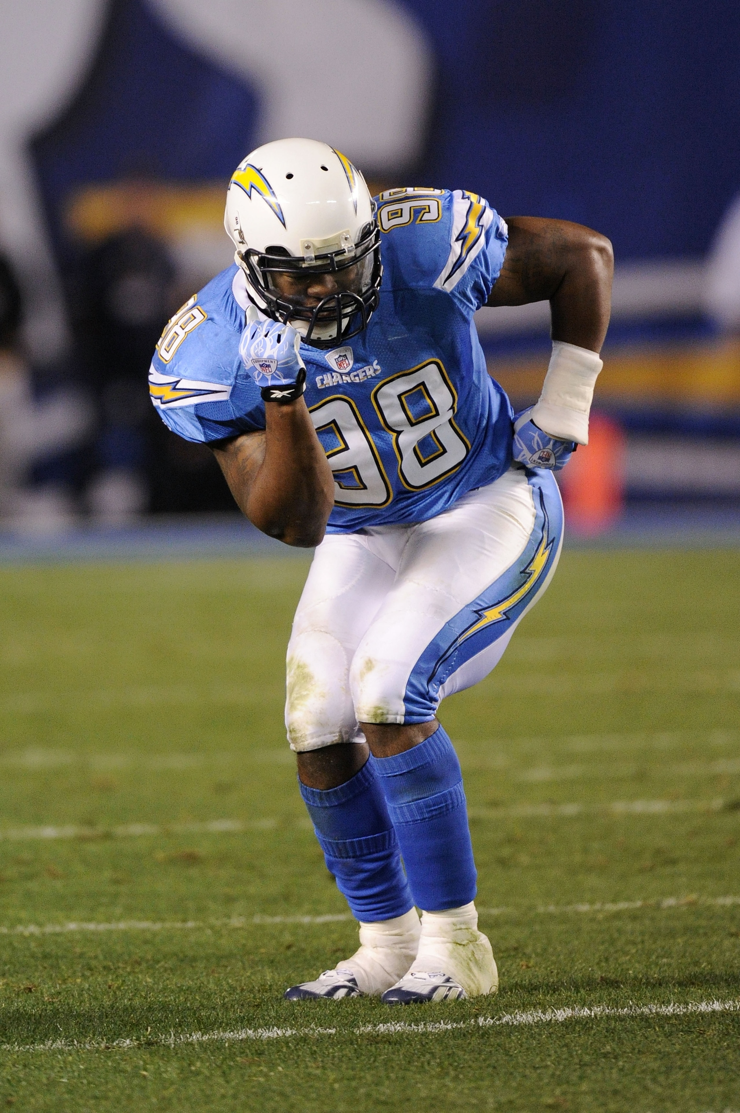 SAN DIEGO, CA - DECEMBER 16: Linebacker Antwan Barnes #98 of the San Diego Chargers celebrates a sack against the San Francisco 49ers at Qualcomm Stadium on December 16, 2010 in San Diego, California. (Photo by Harry How/Getty Images) SAN DIEGO, CA - DECEMBER 16: Linebacker Antwan Barnes #98 of the San Diego Chargers celebrates a sack against the San Francisco 49ers at Qualcomm Stadium on December 16, 2010 in San Diego, California. (Photo by Harry How/Getty Images)