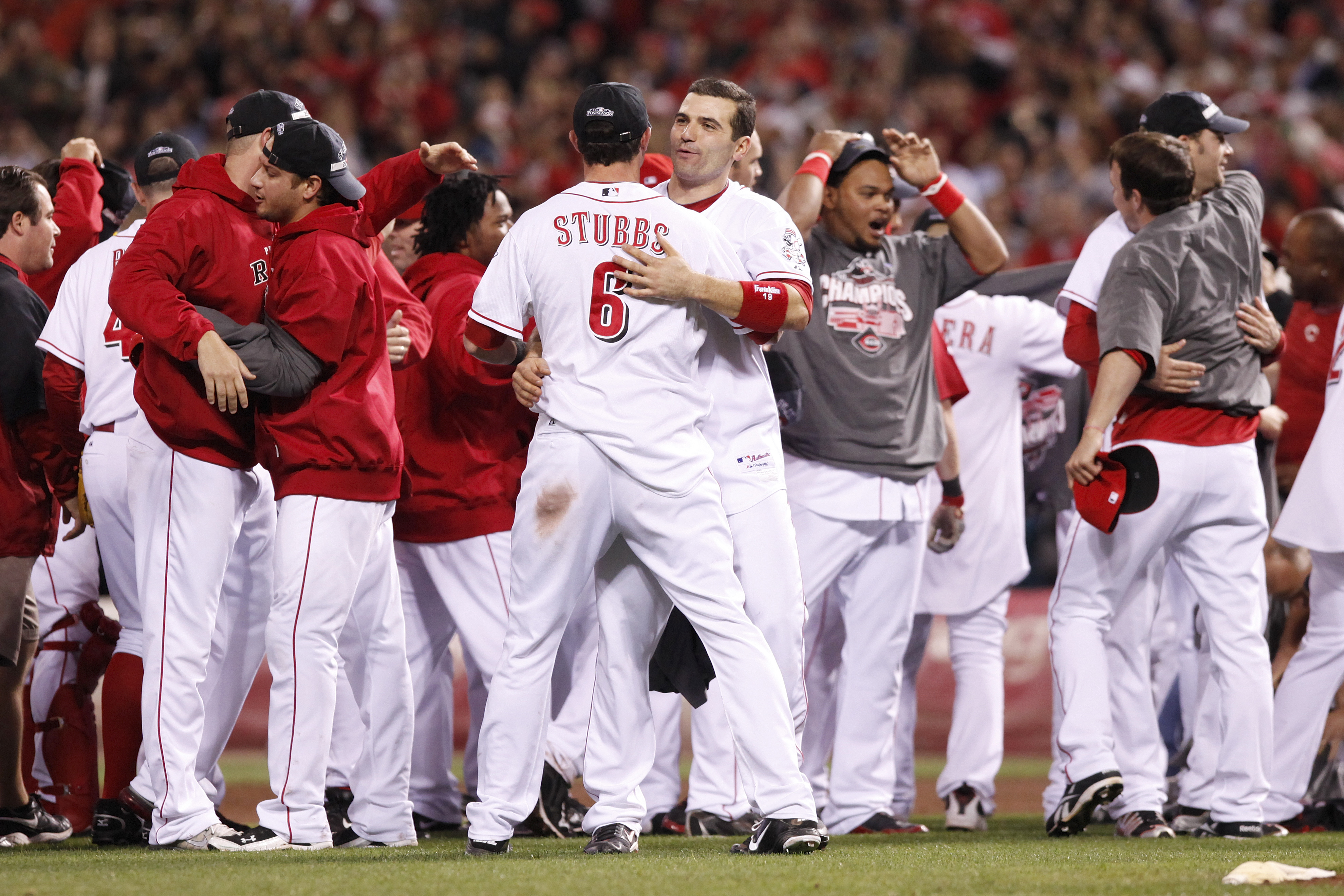 Jay Bruce homers, Reds beat Mariners 10-1