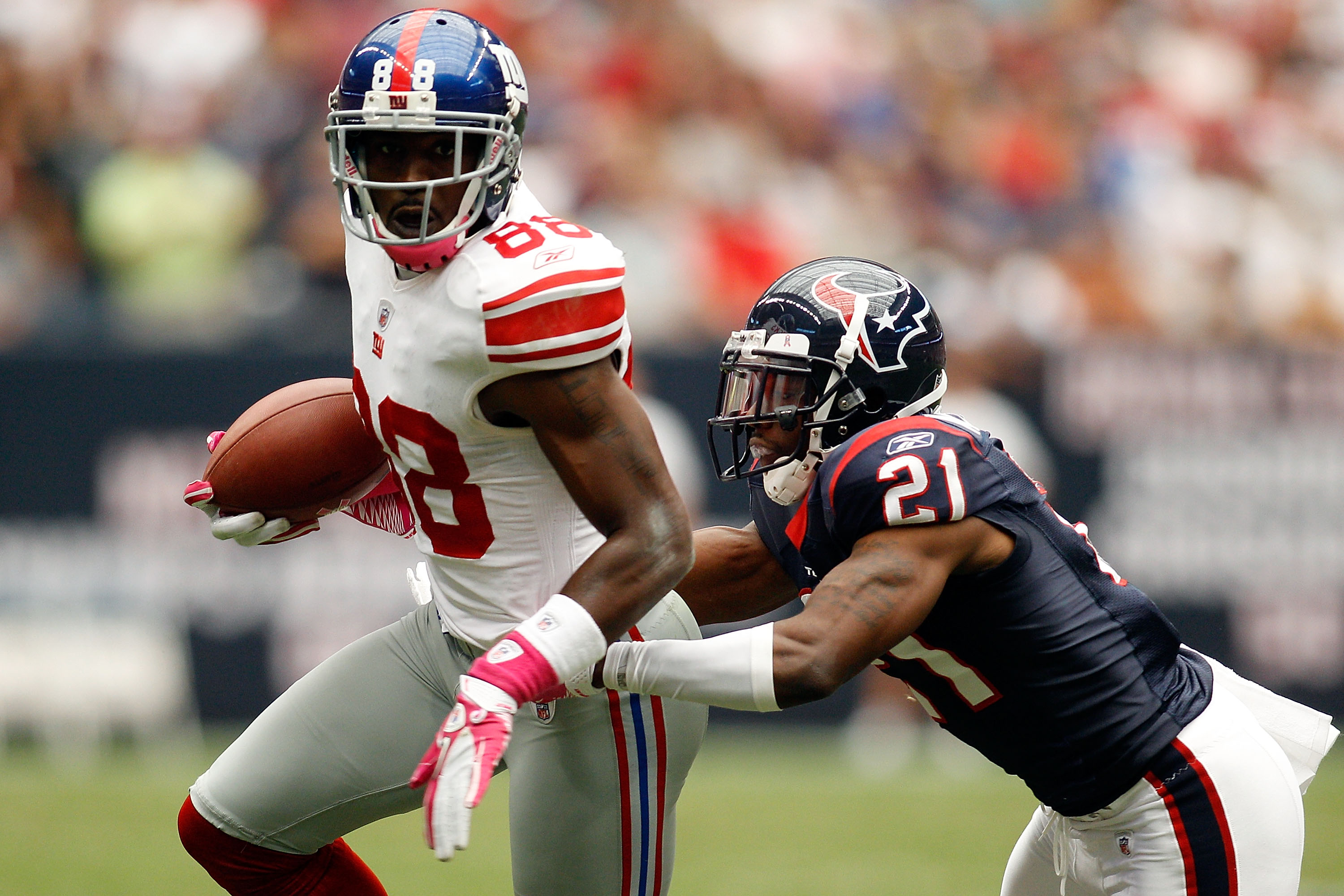 TEXANS TAKE ON BEARS AT RELIANT