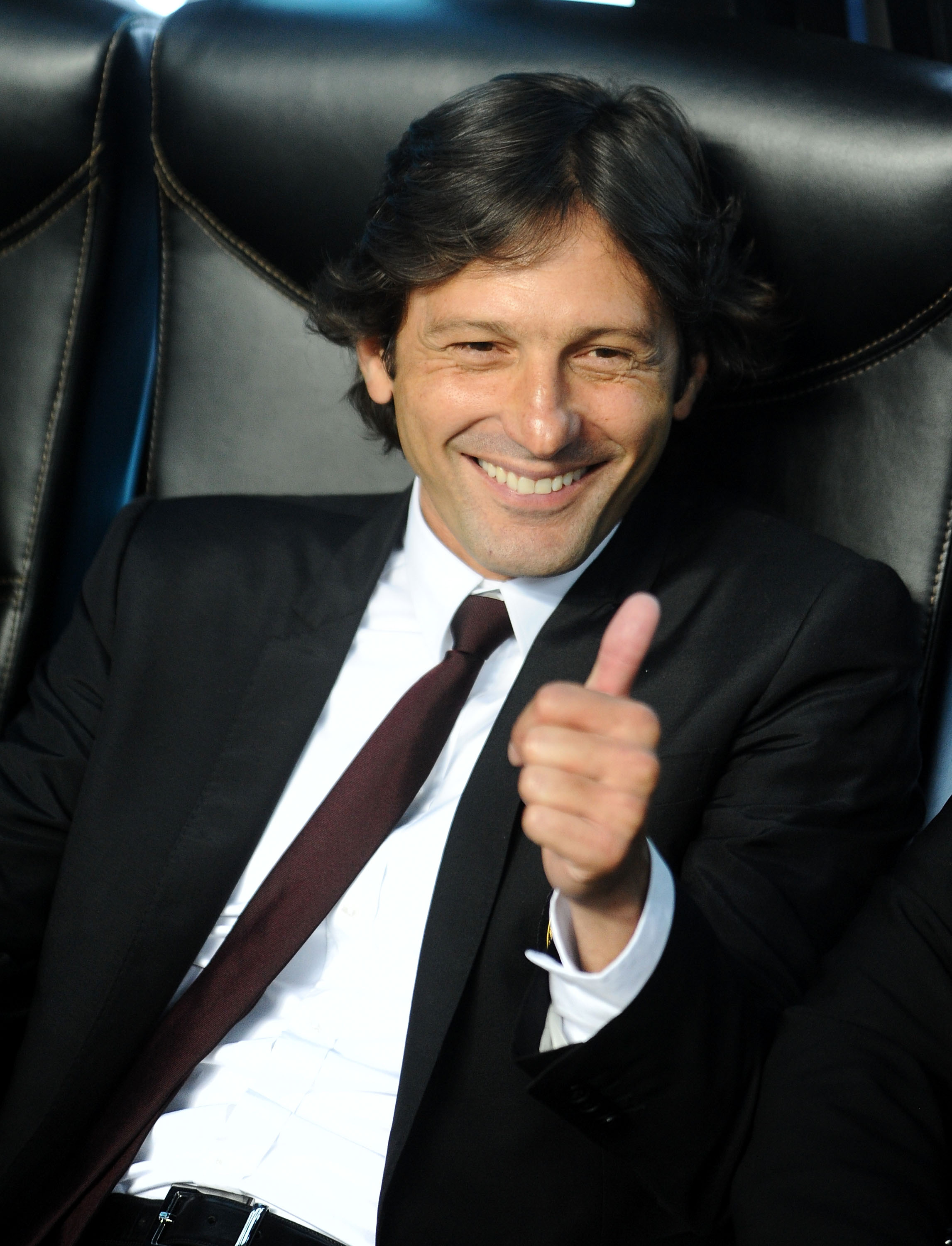 MILAN, ITALY - MAY 15: Head coach Leonardo of AC Milan gives a thumbs up during the Serie A match between AC Milan and Juventus FC at Stadio Giuseppe Meazza on May 15, 2010 in Milan, Italy. (Photo by Massimo Cebrelli/Getty Images)