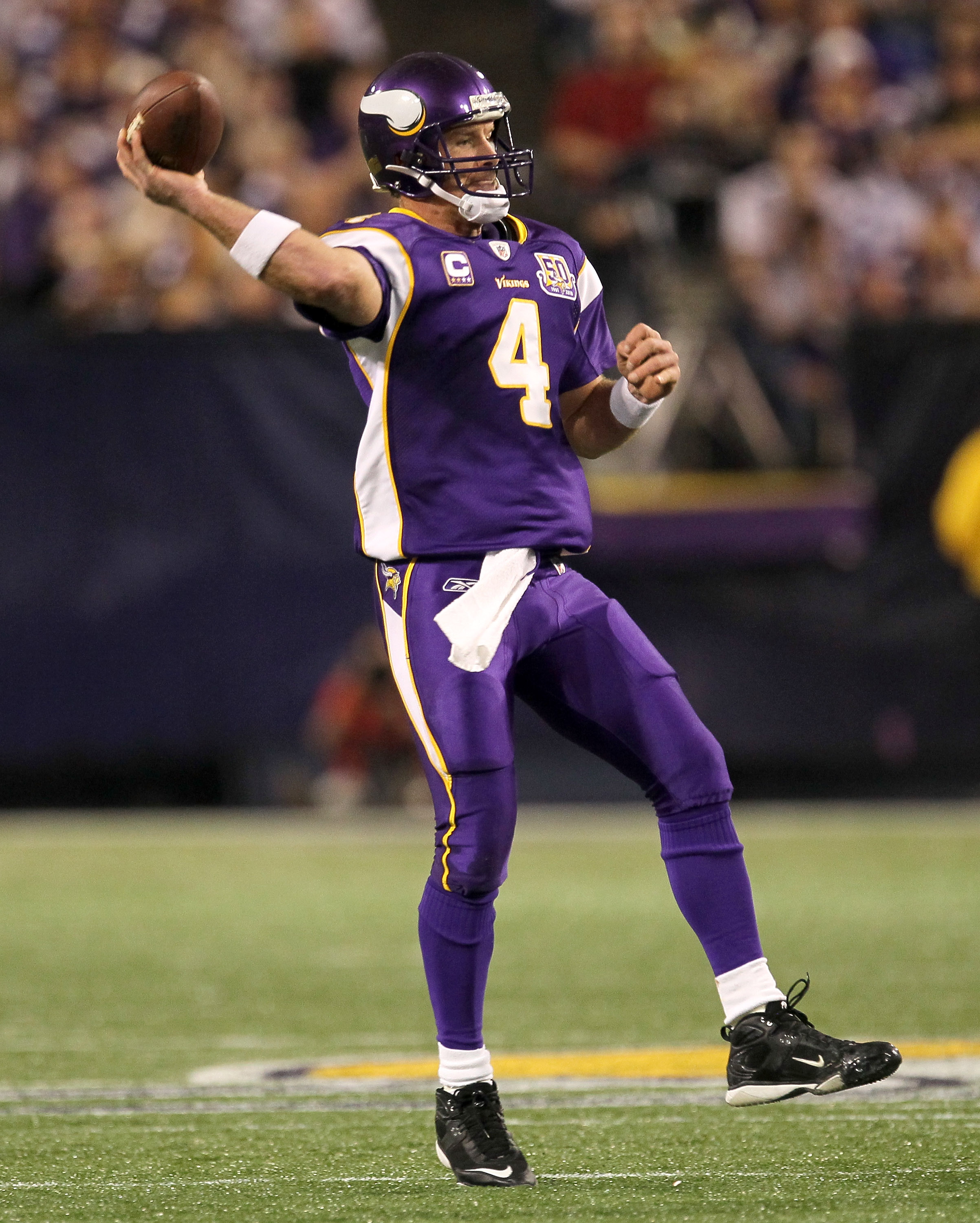 Quarterback Brett Favre and Bryant Phil Loadholt of the Minnesota