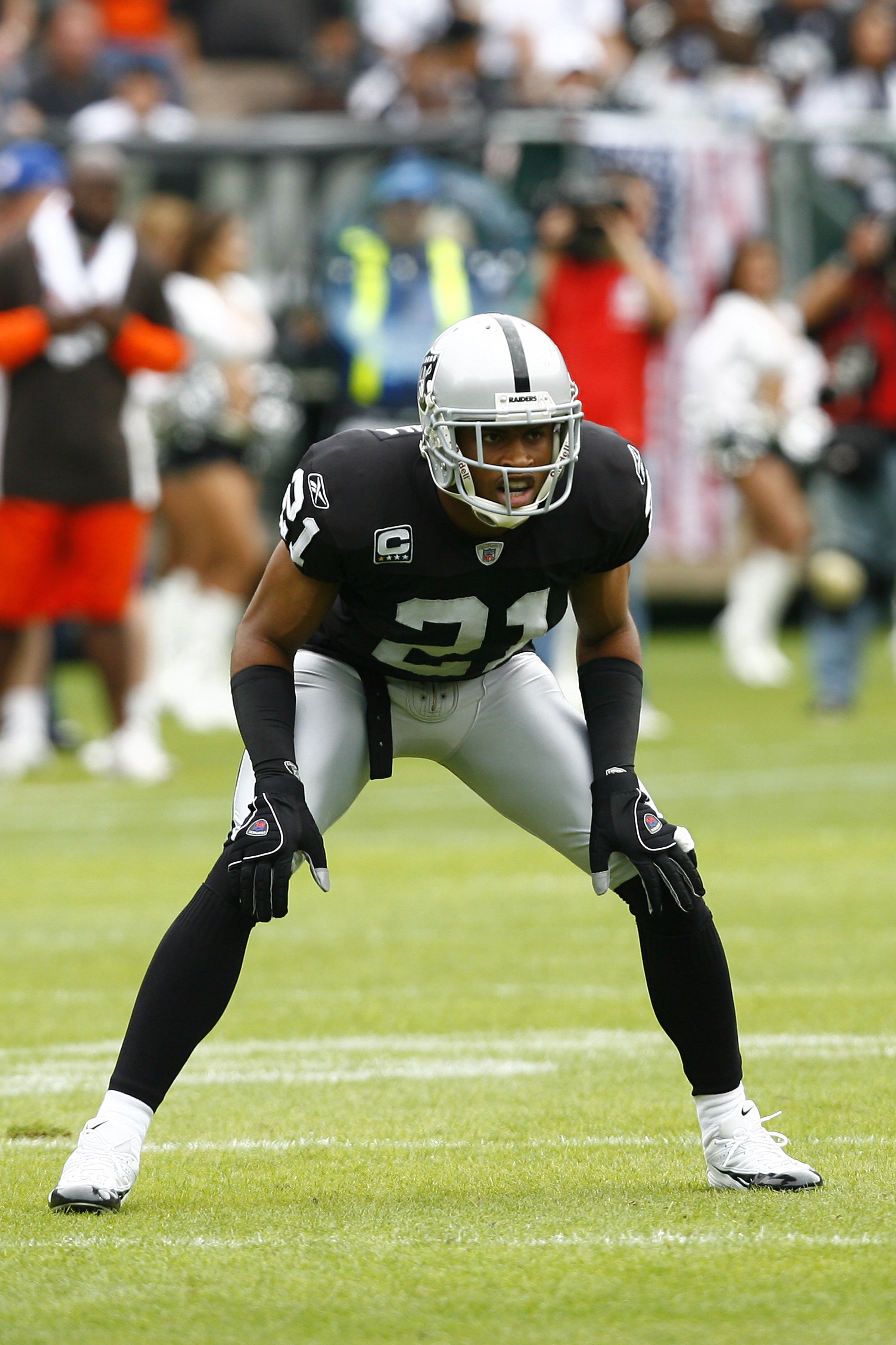 Richard Seymour, gran defensivo no quería ir a mis Raiders pero