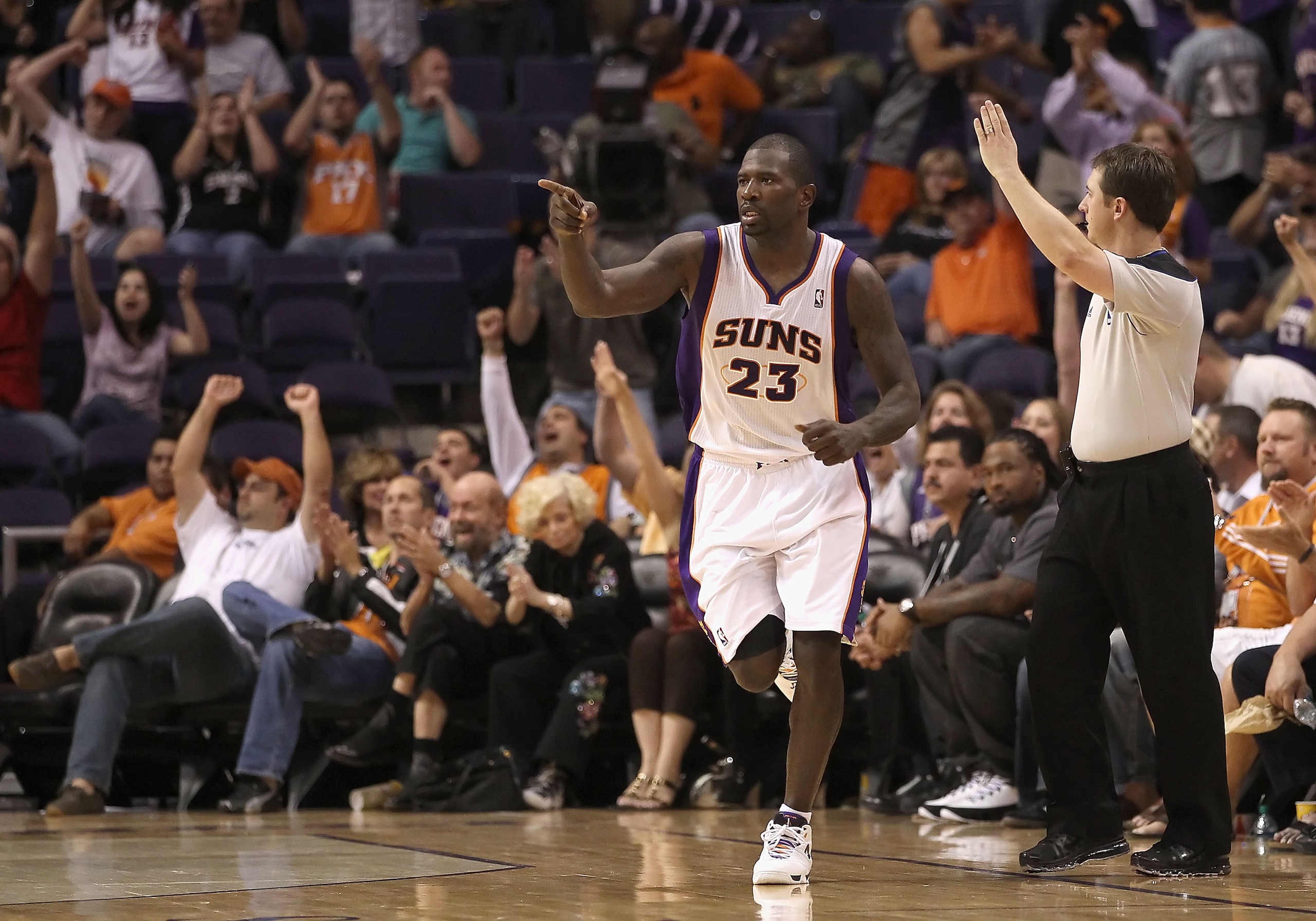 PHOENIX - NOVEMBER 05: Jason Richardson #23 of the Phoenix Suns reacts after hitting a three point shot during the NBA game against the Memphis Grizzlies at US Airways Center on November 5, 2010 in Phoenix, Arizona. NOTE TO USER: User expressly acknowled PHOENIX - NOVEMBER 05: Jason Richardson #23 of the Phoenix Suns reacts after hitting a three point shot during the NBA game against the Memphis Grizzlies at US Airways Center on November 5, 2010 in Phoenix, Arizona. NOTE TO USER: User expressly acknowled