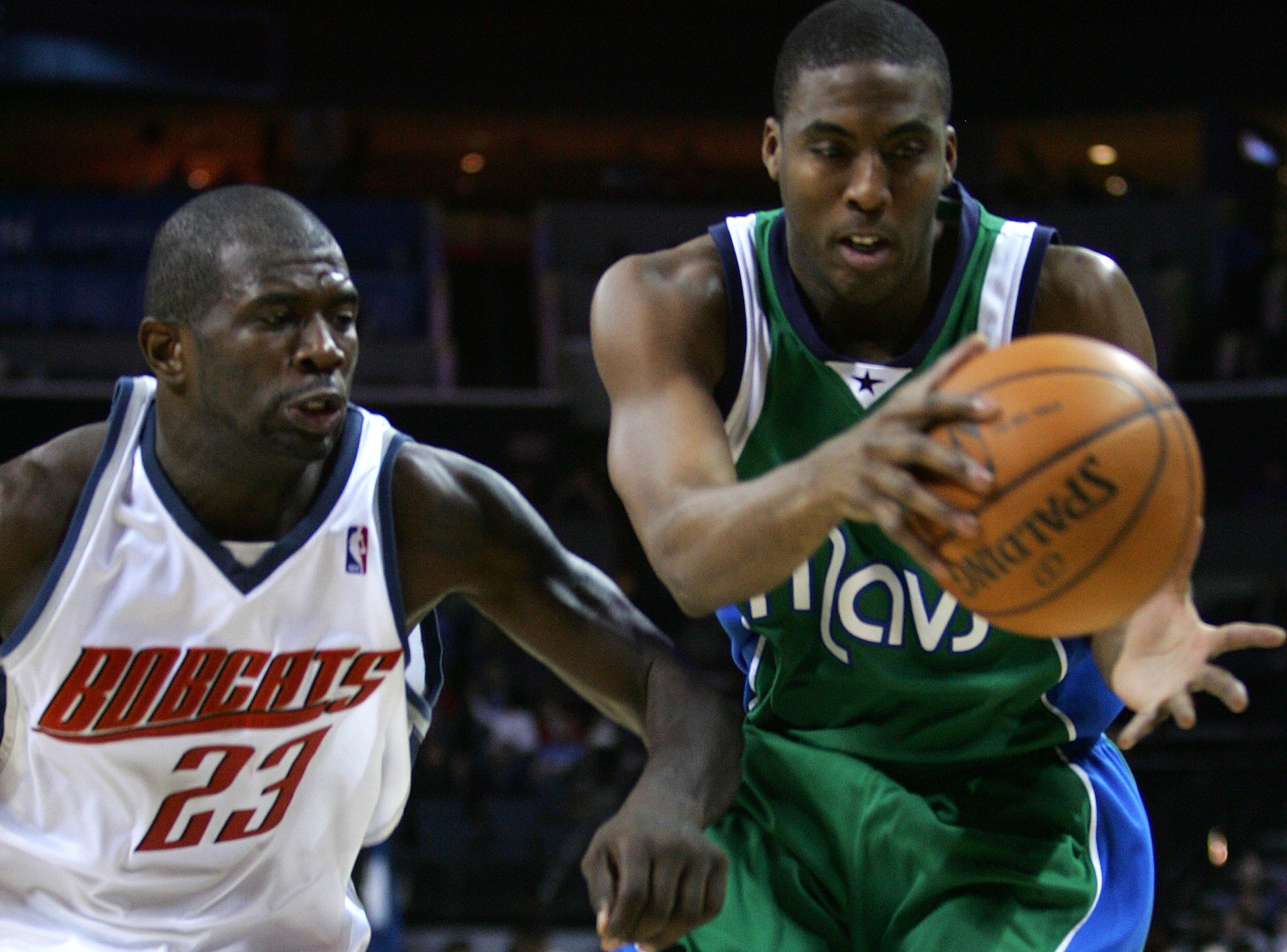 CHARLOTTE, NC - JANUARY 23: Eddie Jones #6 of the Dallas Mavericks battles for the ball with Jason Richardson #23 of Charlotte Bobcats during their game at Bobcats Arena on January 23, 2008 in Charlotte, North Carolina. (Photo by Streeter Lecka/Getty Im CHARLOTTE, NC - JANUARY 23: Eddie Jones #6 of the Dallas Mavericks battles for the ball with Jason Richardson #23 of Charlotte Bobcats during their game at Bobcats Arena on January 23, 2008 in Charlotte, North Carolina. (Photo by Streeter Lecka/Getty Im