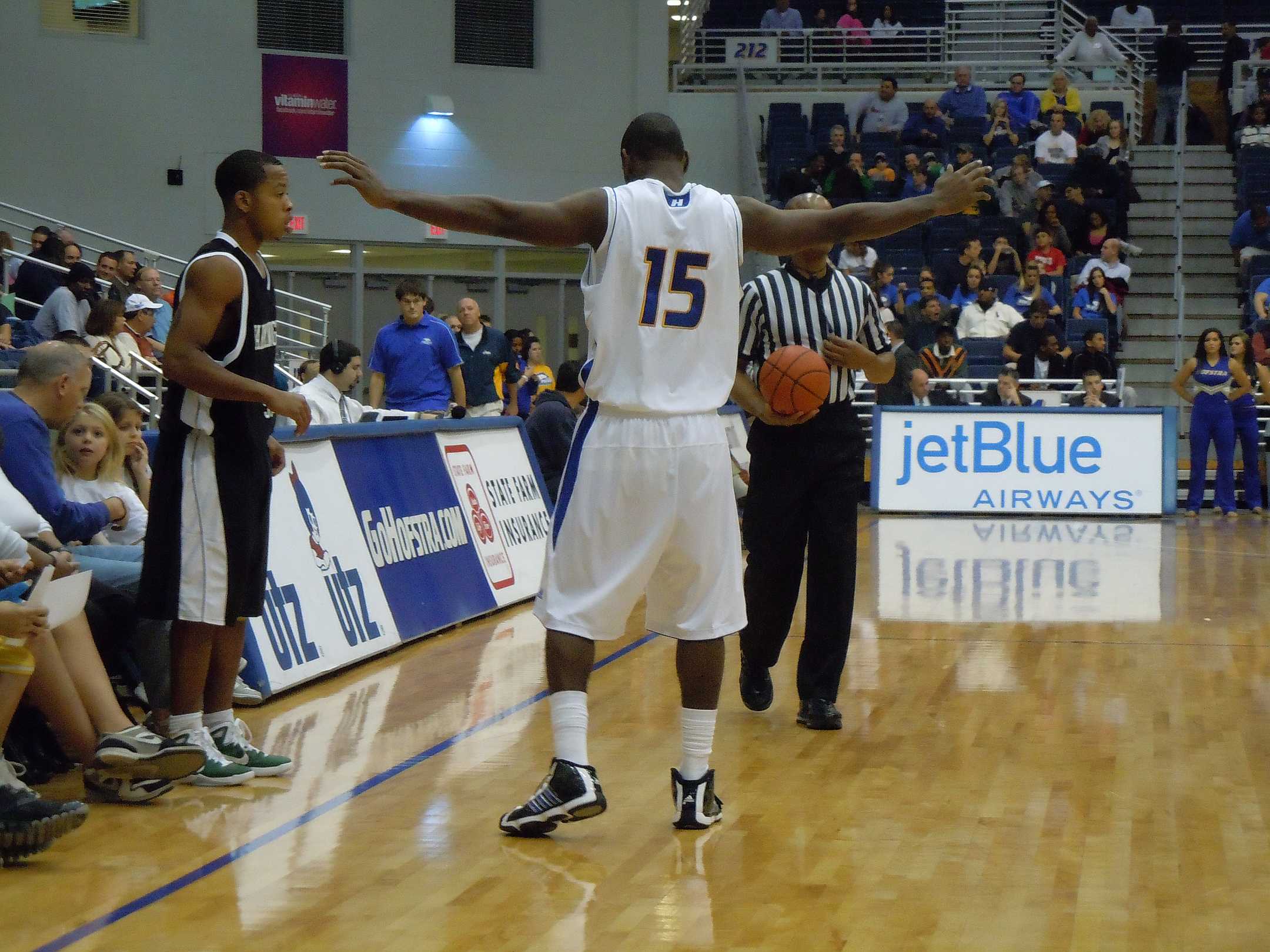 Hofstra Basketball Opens Regular Season with 10262 Win Over