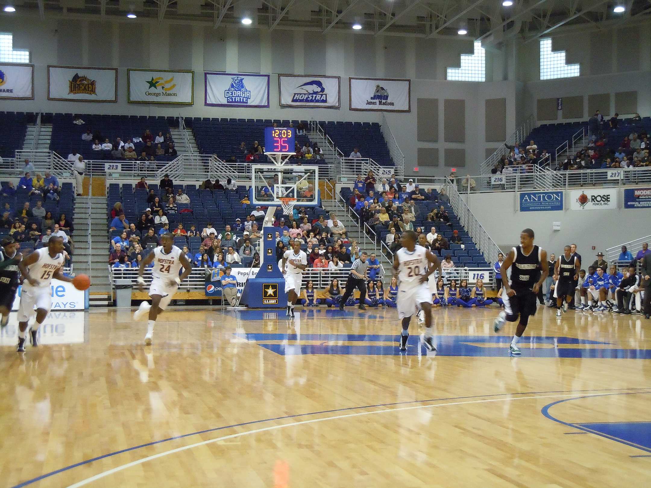 Hofstra Basketball Opens Regular Season with 10262 Win Over