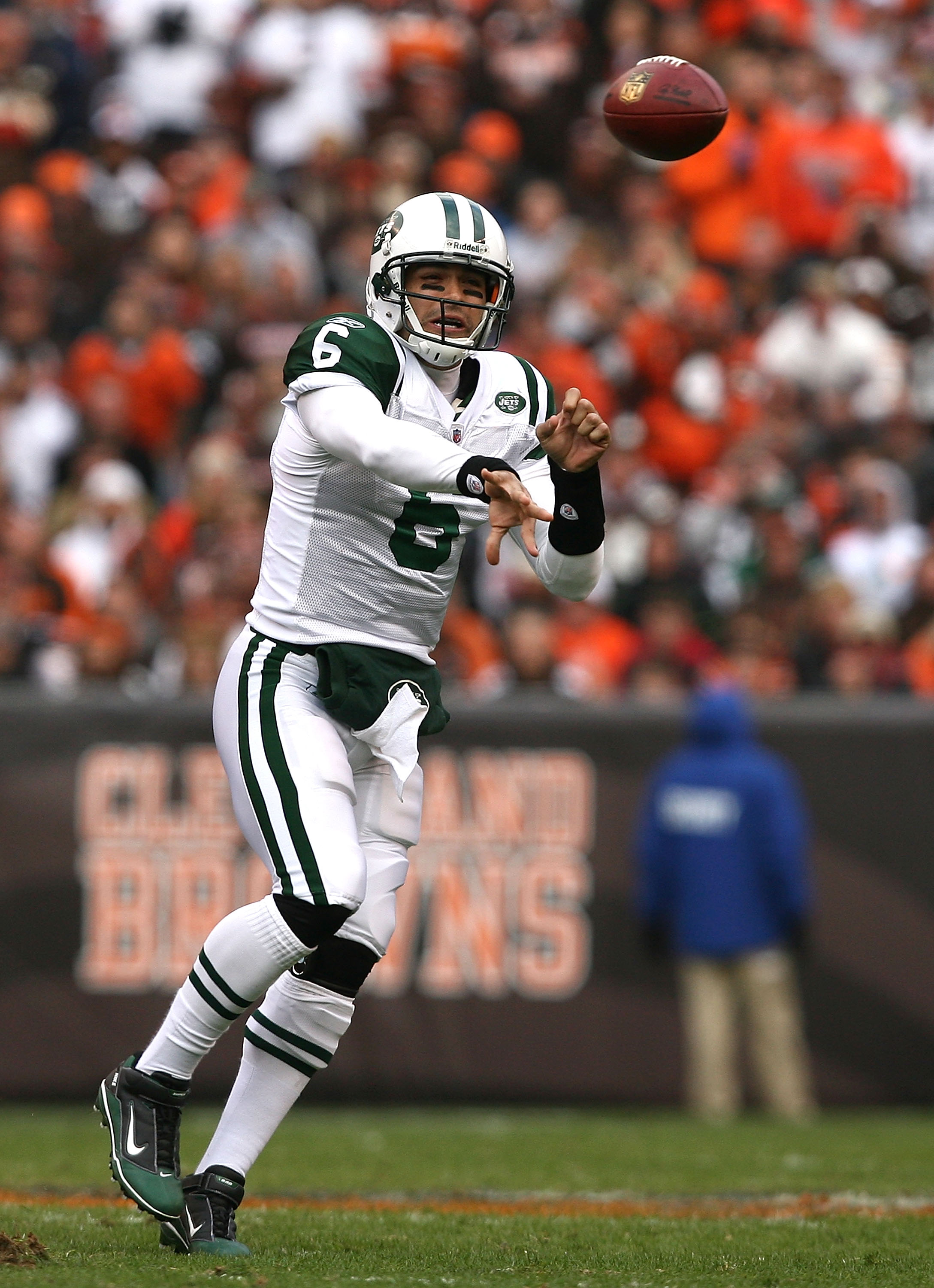 New York Jets: Mark Sanchez to Santonio Holmes Wins Third Straight