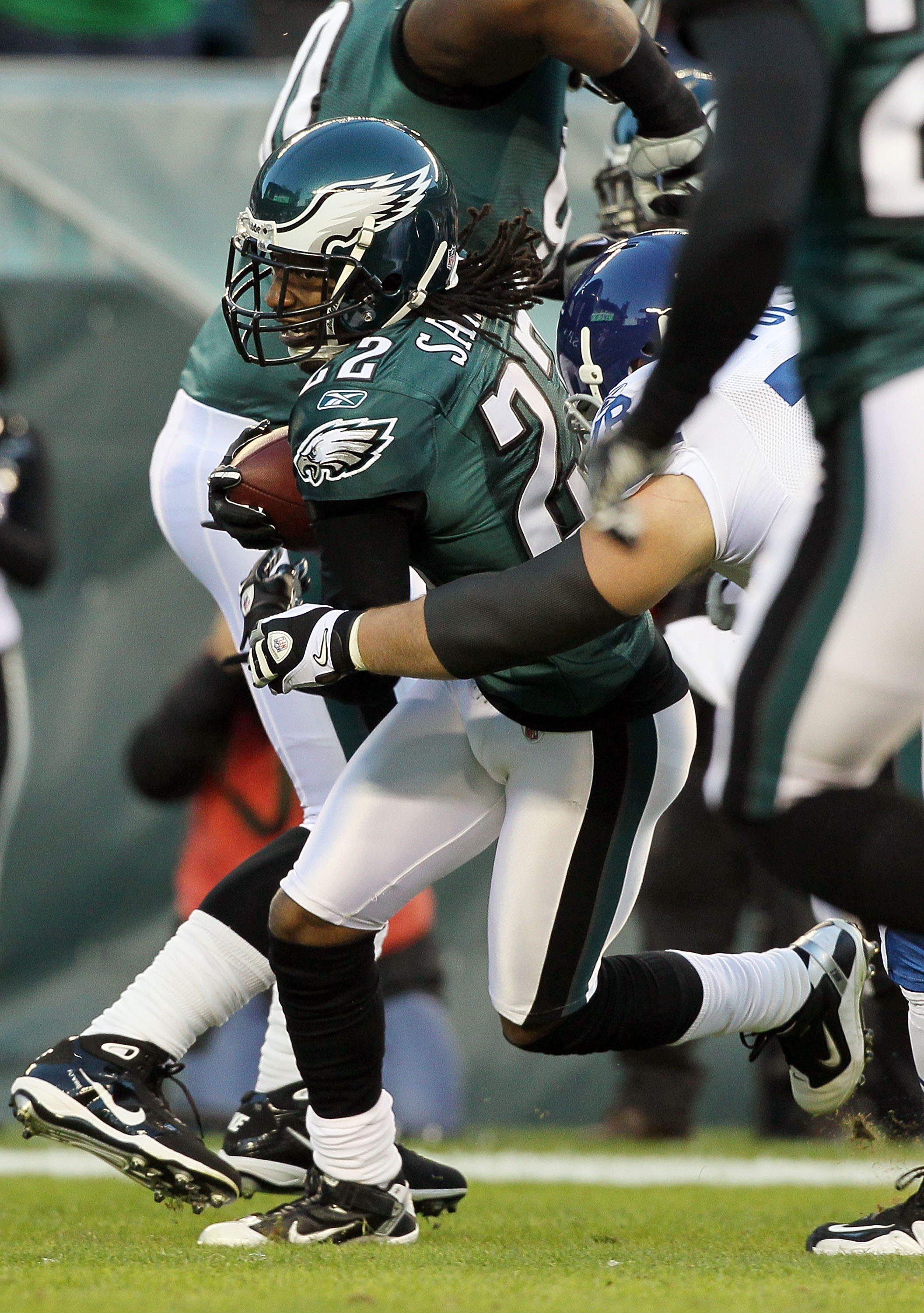 Michael Vick, Eagles blow out Redskins in high-scoring game – Morning  Journal