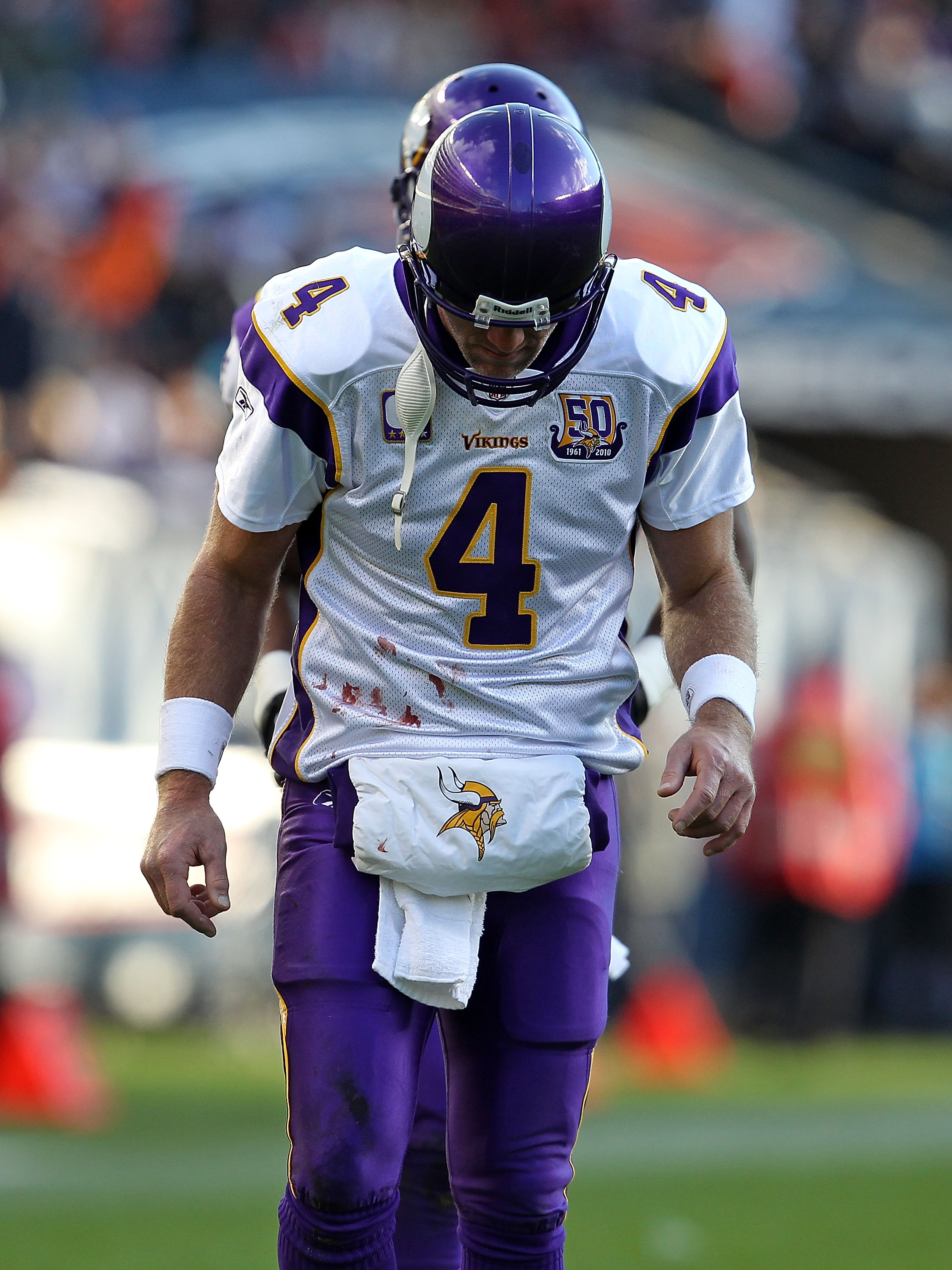 Favre leads Vikings past Bears 36-10