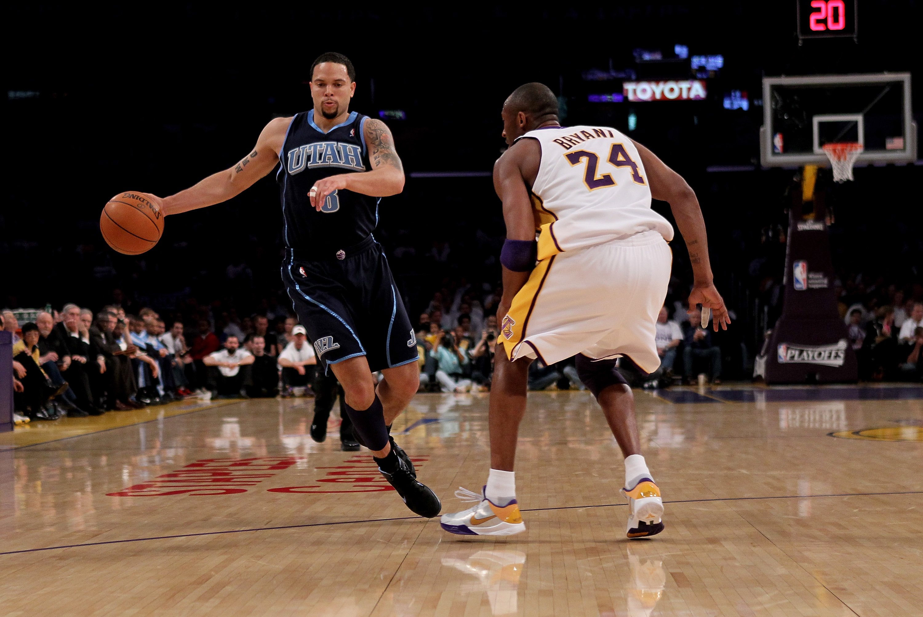 Deron Williams has one of the most prolific crossover dribble moves in the league.