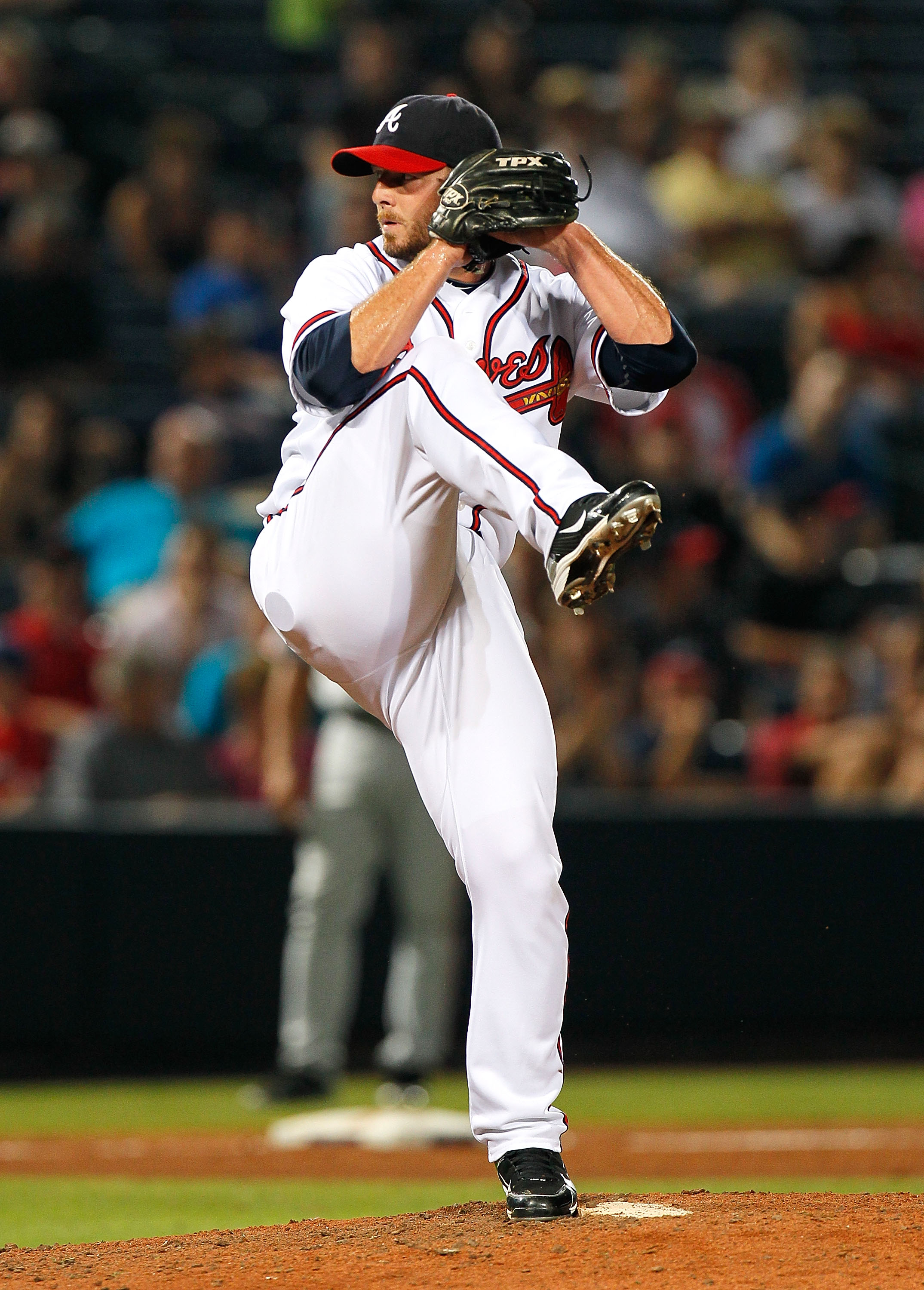 Photo: Atlanta Braves closer Billy Wagner throws a pitch at Citi