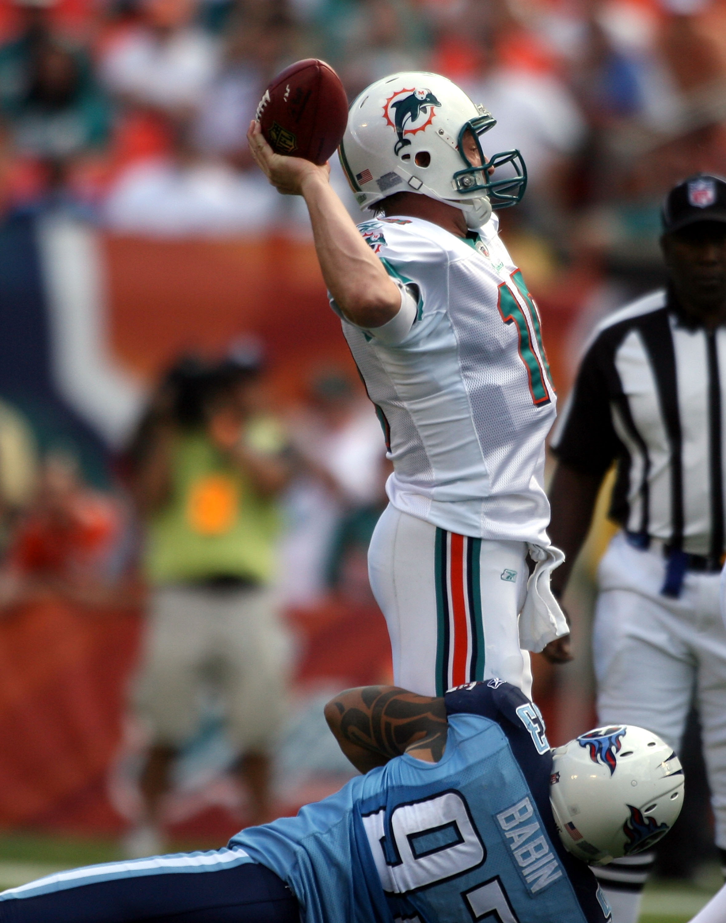 Miami Dolphins Chad Pennington (10) reacts while playing wide