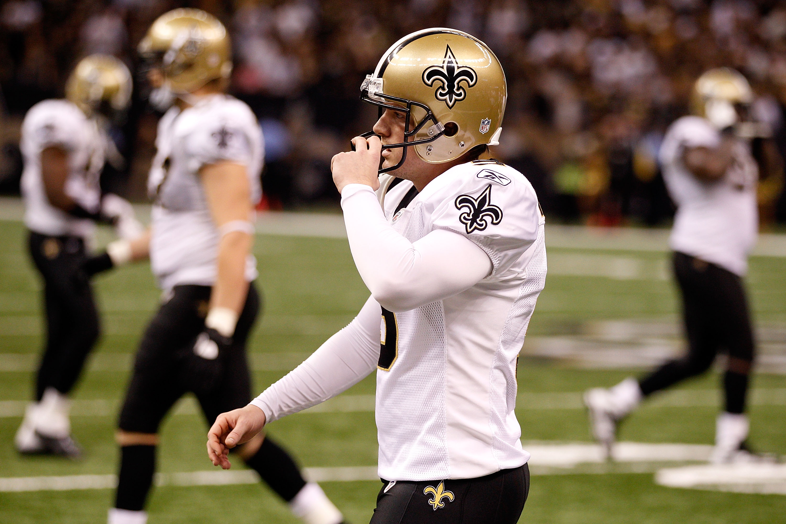 NEW ORLEANS - SEPTEMBER 26:  Garrett Hartley #5 of the New Orleans Saints reacts to missing a field goal in overtime against the Atlanta Falcons at the Louisiana Superdome on September 26, 2010 in New Orleans, Louisiana. The Falcons defeated the Saints 27