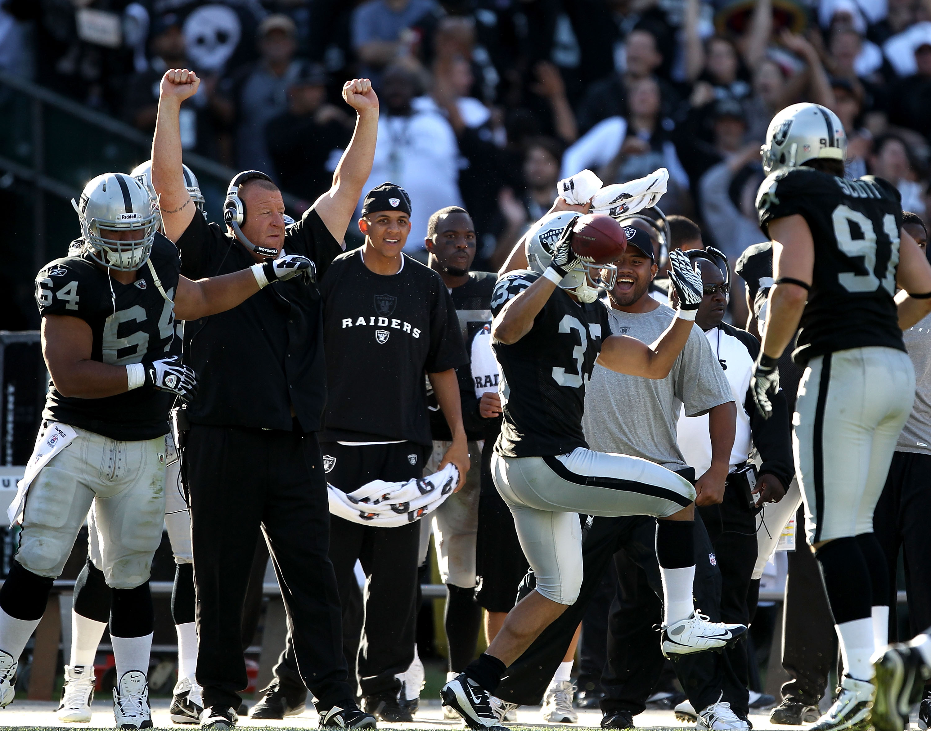 Raiders news 8/20: Ugly brawl breaks out in stands at Raiders