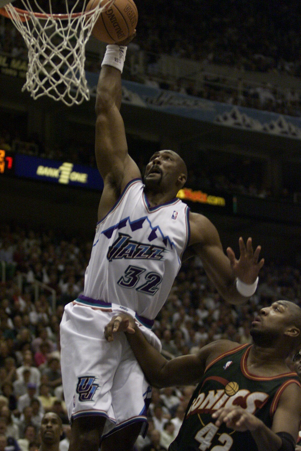 LeBron James, Shaq and the Most Powerful Finishers in NBA History