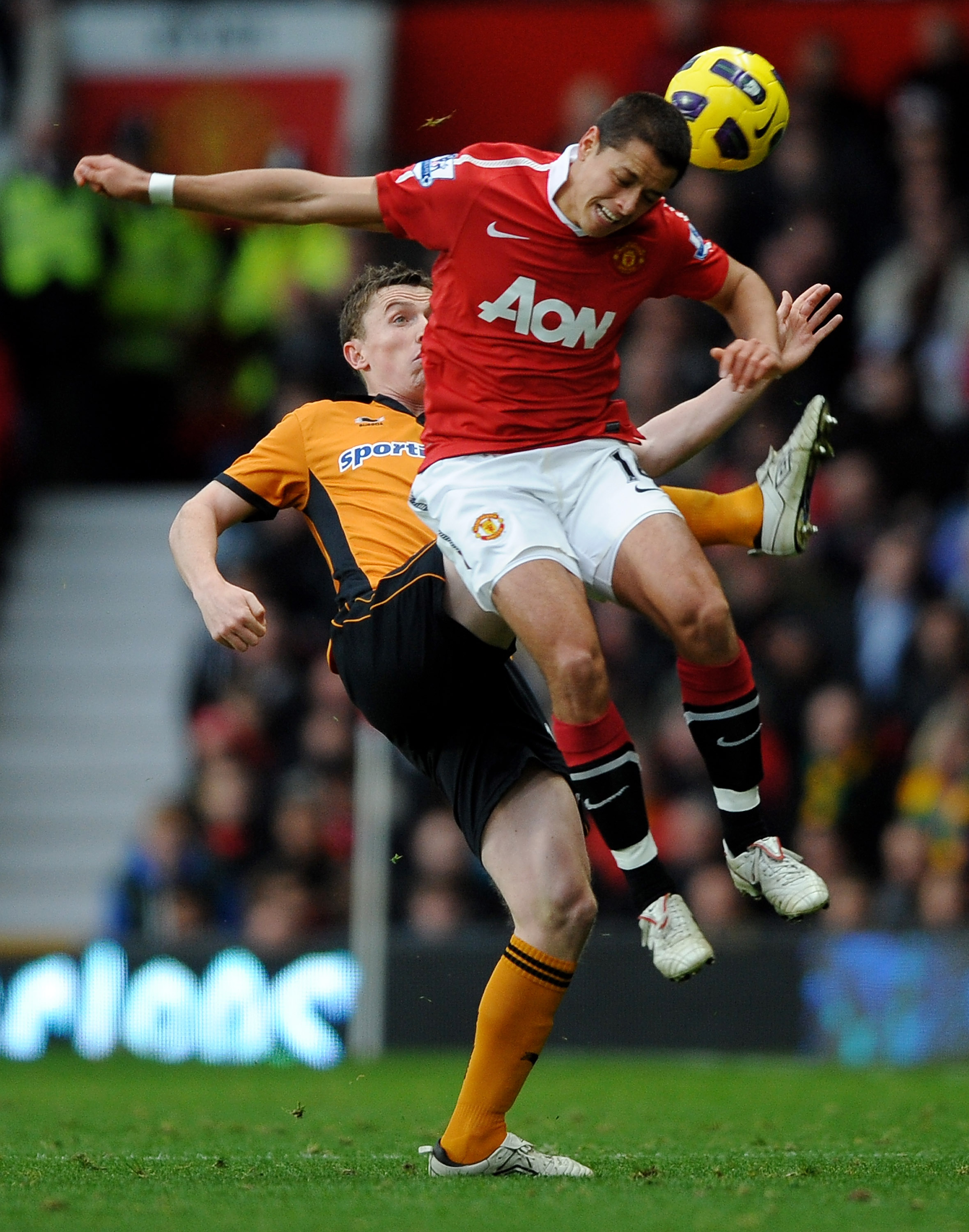 Wolverhampton Wanderers Kevin Foley runs with the ball during his