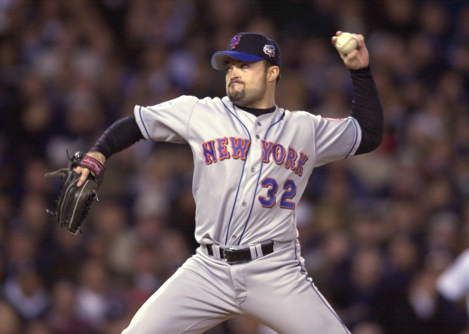 22 Oct 2000:  Starting pitcher #32 Mike Hampton of the New York Mets throws against the New York Yankees during Game 2 of the MLB World Series at Yankee Stadium in the Bronx, New York. <DIGITAL IMAGE> Mandatory Credit: Ezra Shaw/ALLSPORT