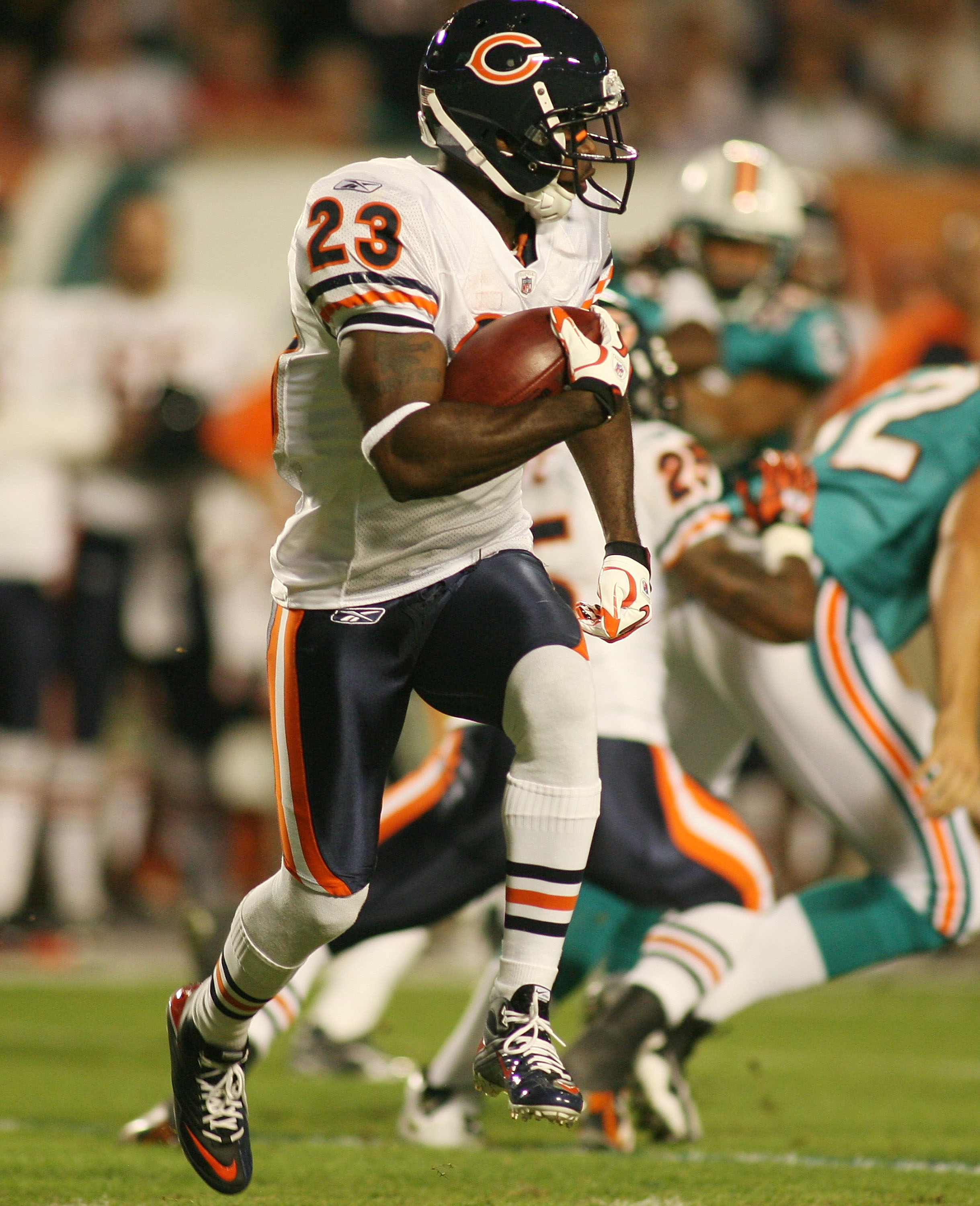 Devin Hester Shirt, Miami Hurricanes Chicago Bears Kick Return