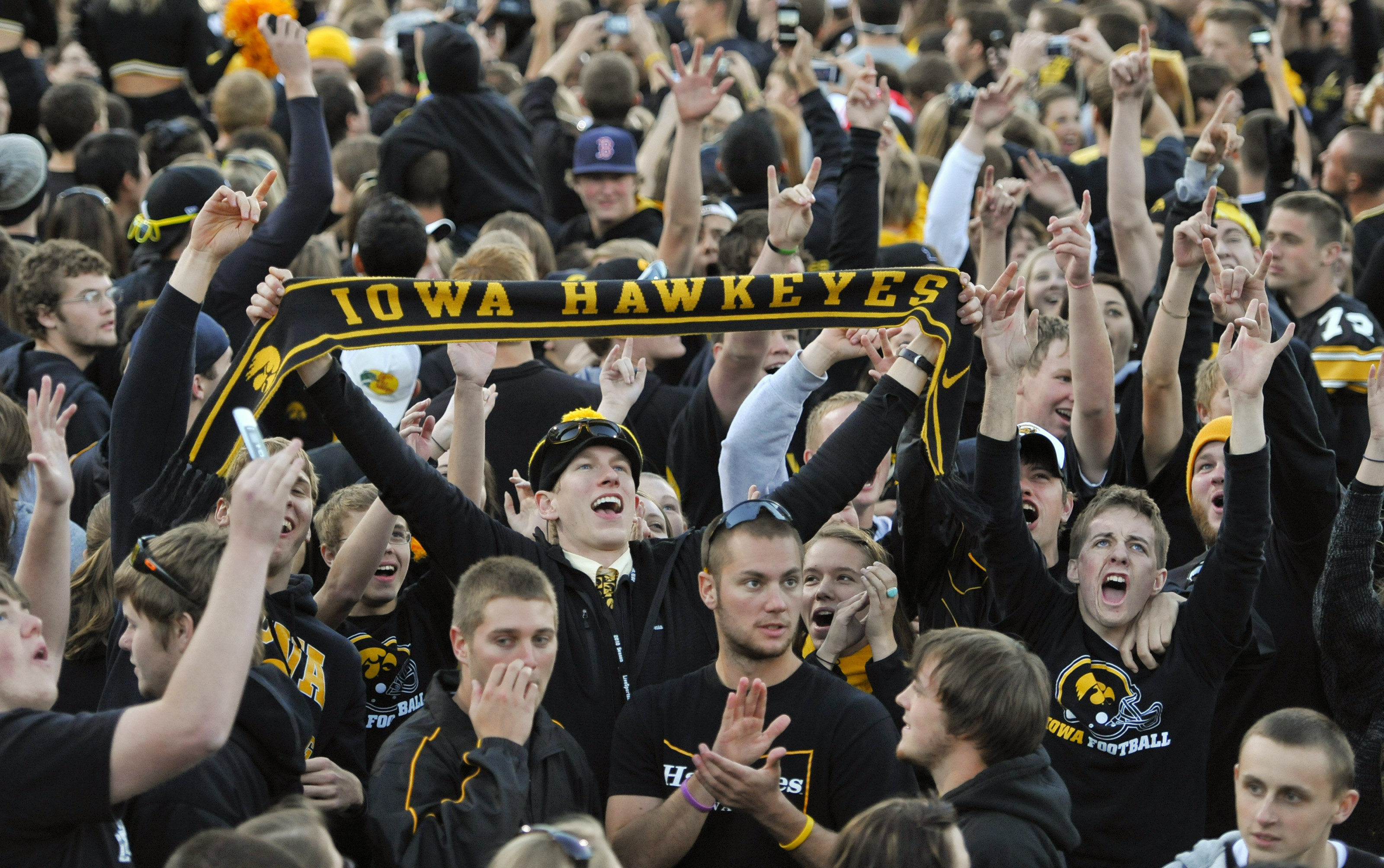 Iowa Hawkeyes Football Looking Ahead To 2011 Bleacher Report