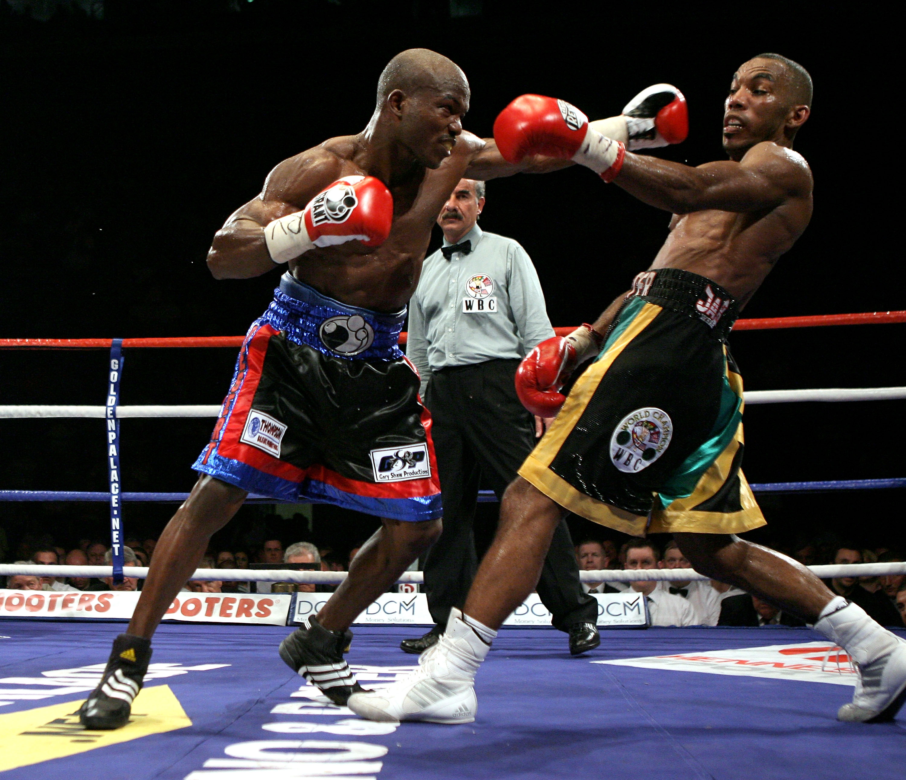 NOTTINGHAM, ENGLAND - MAY 10: Timothy Bradley (L) misses with a left hook in his fight against Junior Witter during their WBC Light Welterweight fight on May 10, 2008 at Nottingham Ice Arena in Nottingham, England. (Photo by John Gichigi/Getty Images)