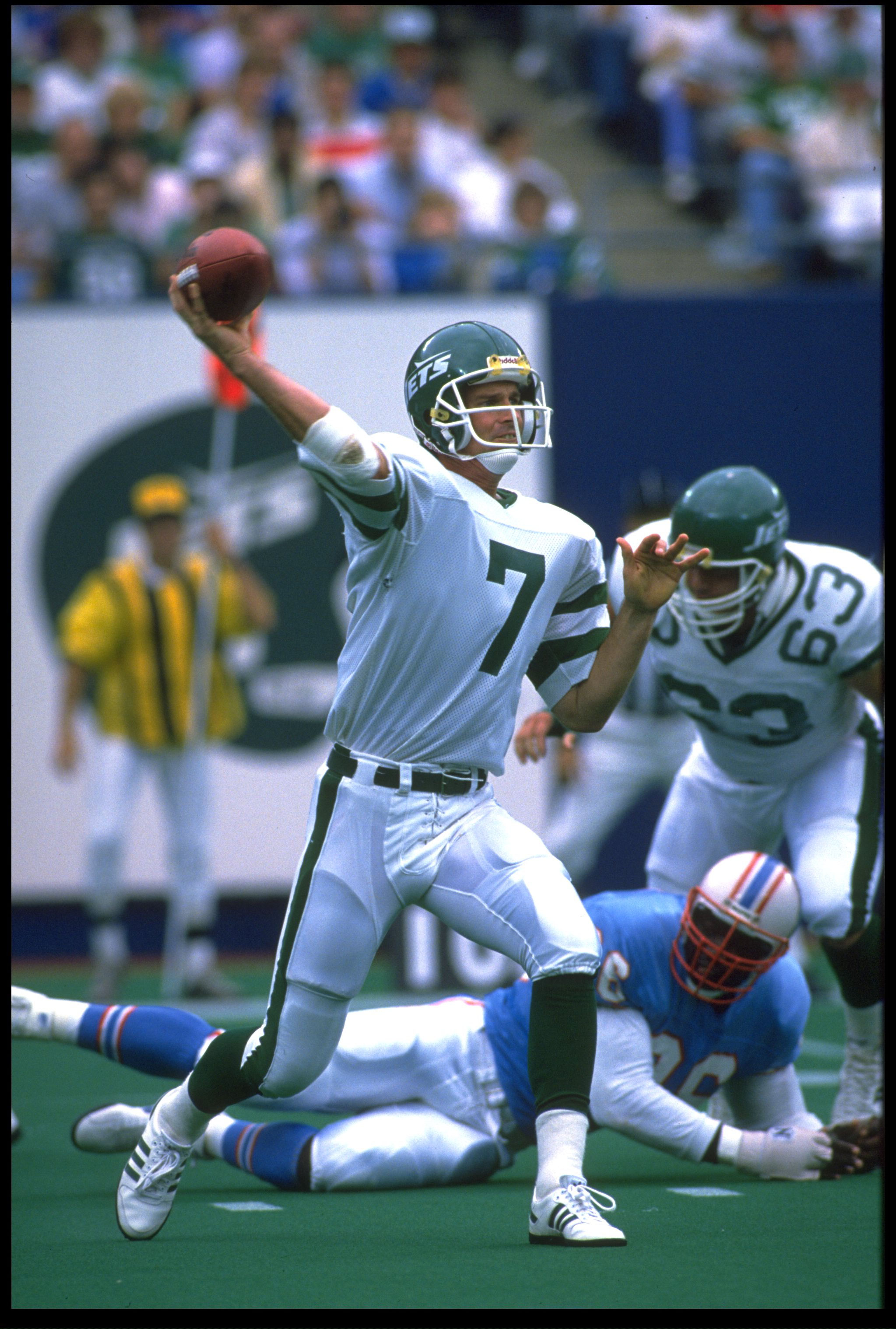 18 SEP 1988:  KEN O''BRIEN #7, QUARTERBACK OF THE NEW YORK JETS, FIRES A PASS DURING THEIR 45-3 ROMP OVER THE HOUSTON OILERS AT GIANTS STADIUM IN EAST RUTHERFORD, NEW JERSEY.  MANDATORY CREDIT:  RICK STEWART/ALLSPORT