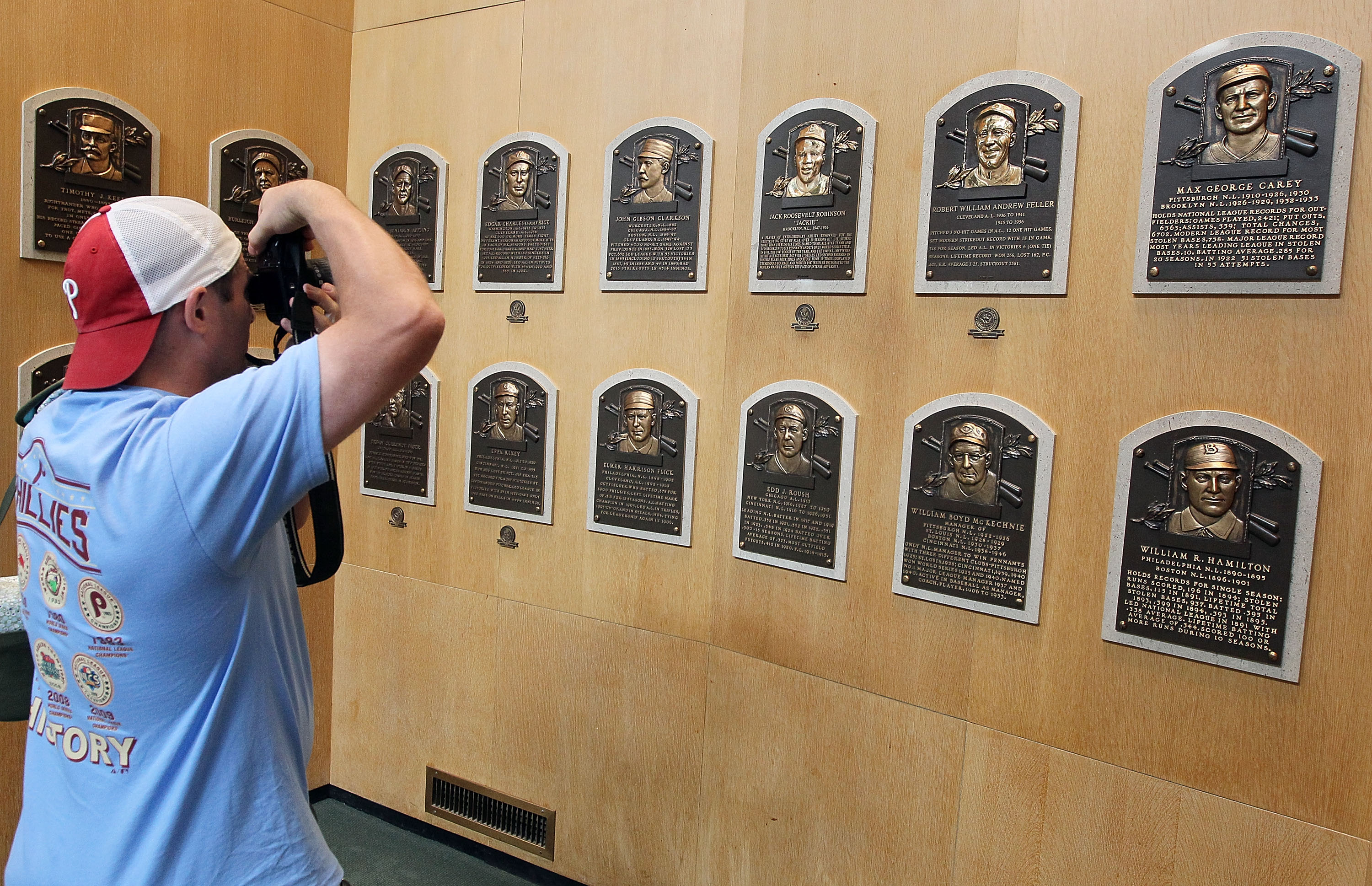 MLB Free Agency: Why Cliff Lee Deserves Halladay's Contract, Not