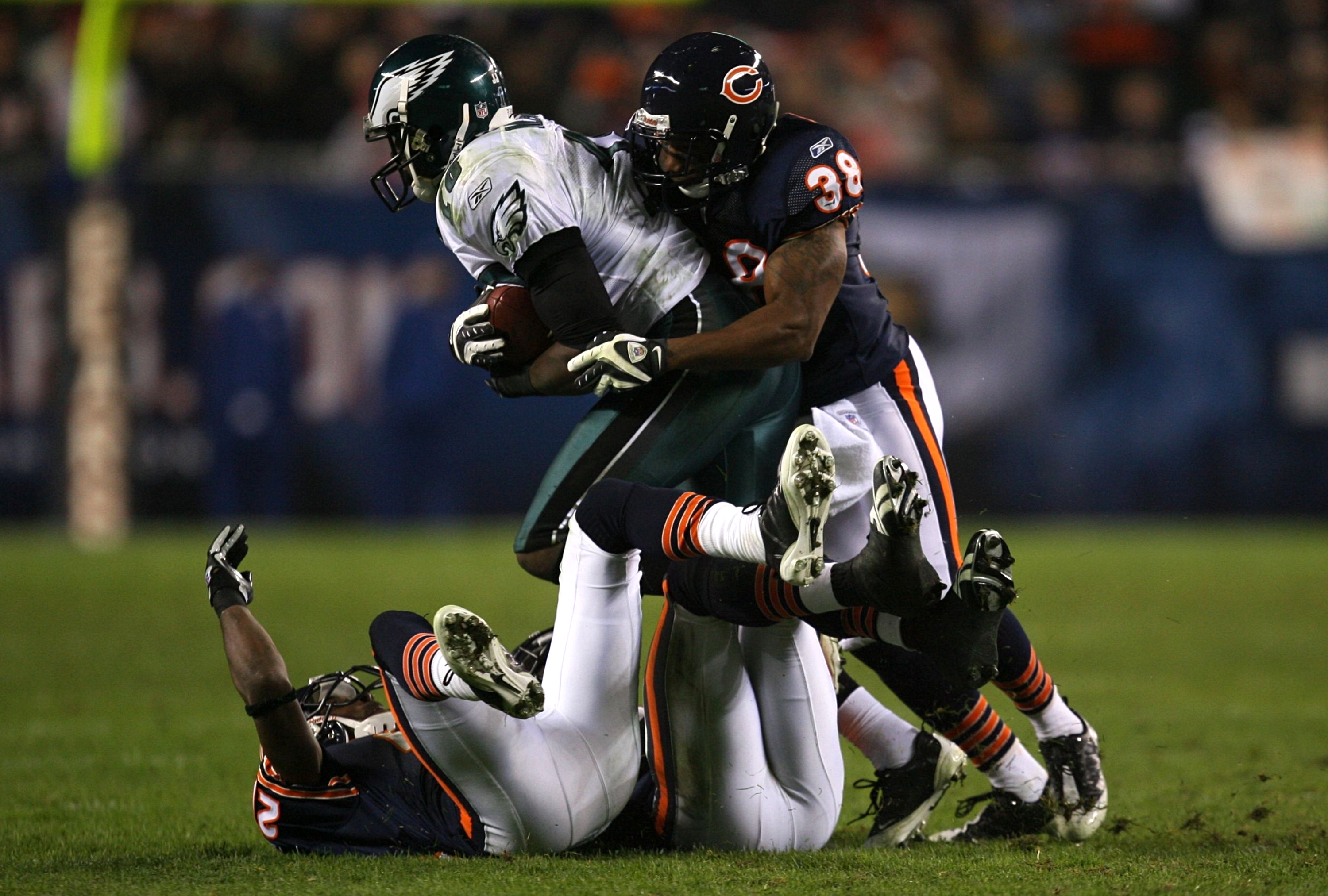 Bears vs. Eagles: What To Expect and Who Will Win When Vick Comes