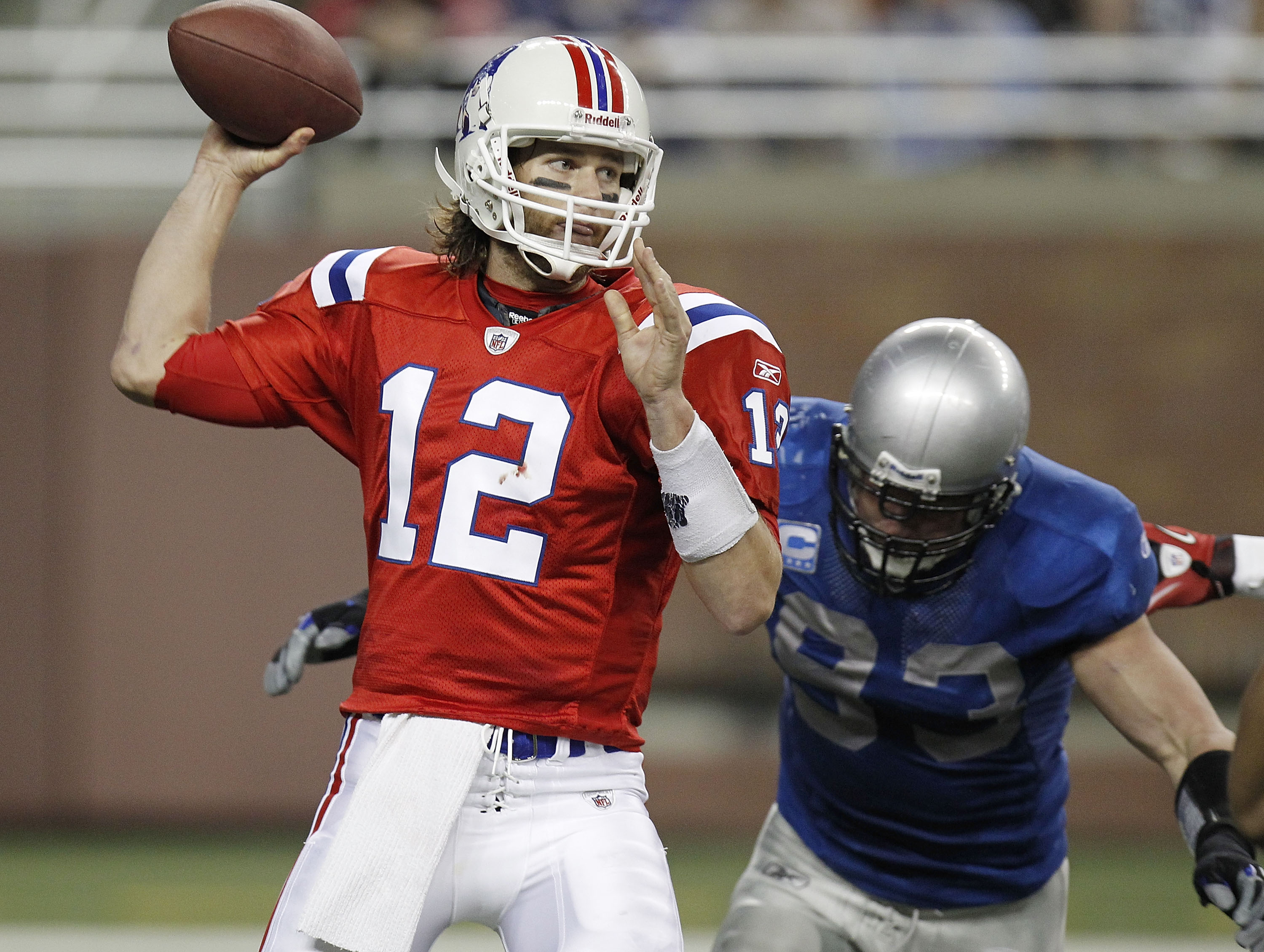 Detroit Lions harass Tom Brady, dominate New England Patriots