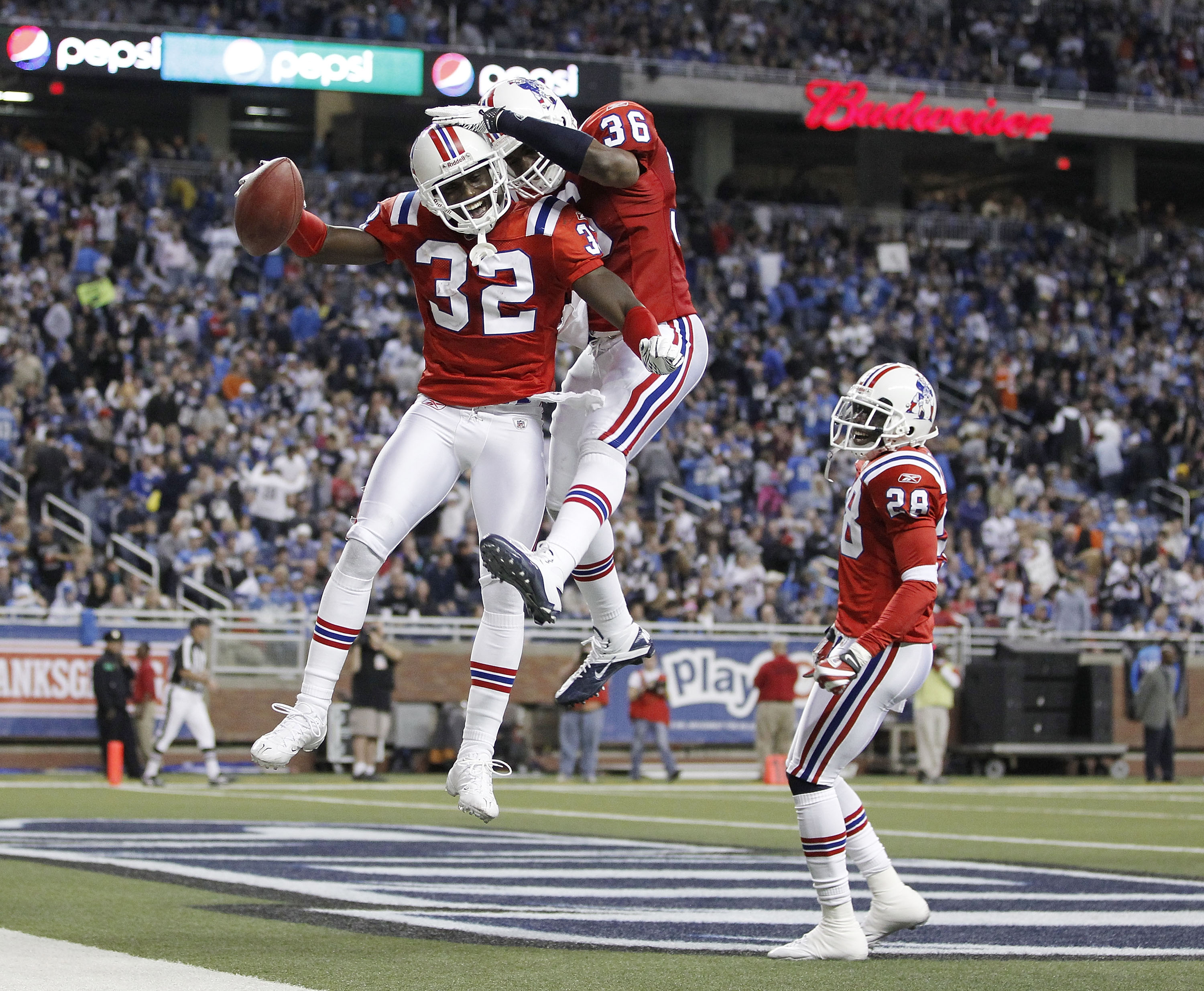 Patriots Dominate Second Half, Lions Lose For Seventh-Straight  Thanksgiving, 45-24 