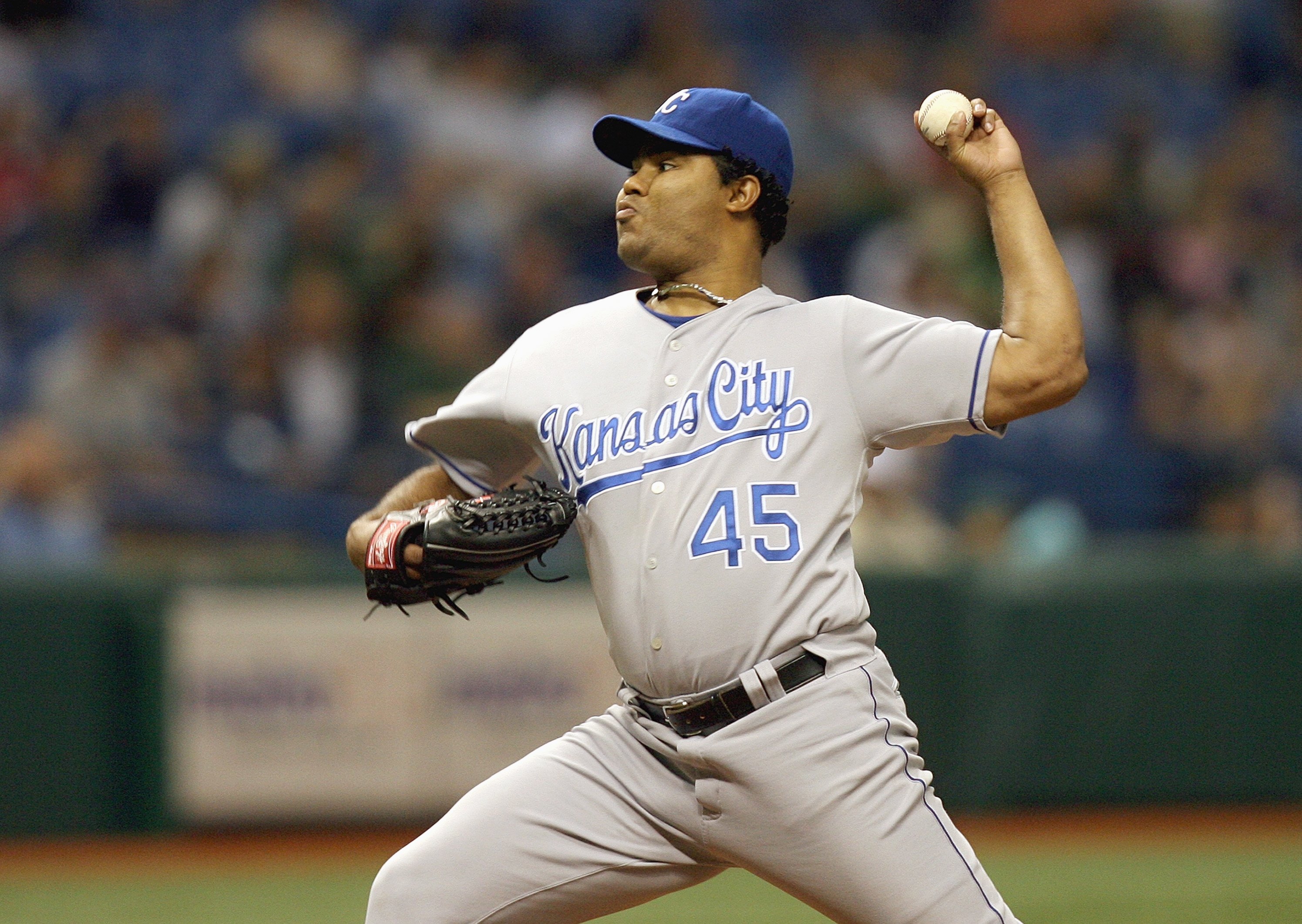 Odalis Perez pitches during the 2002 MLB All-Star Game at Miller Park  News Photo - Getty Images