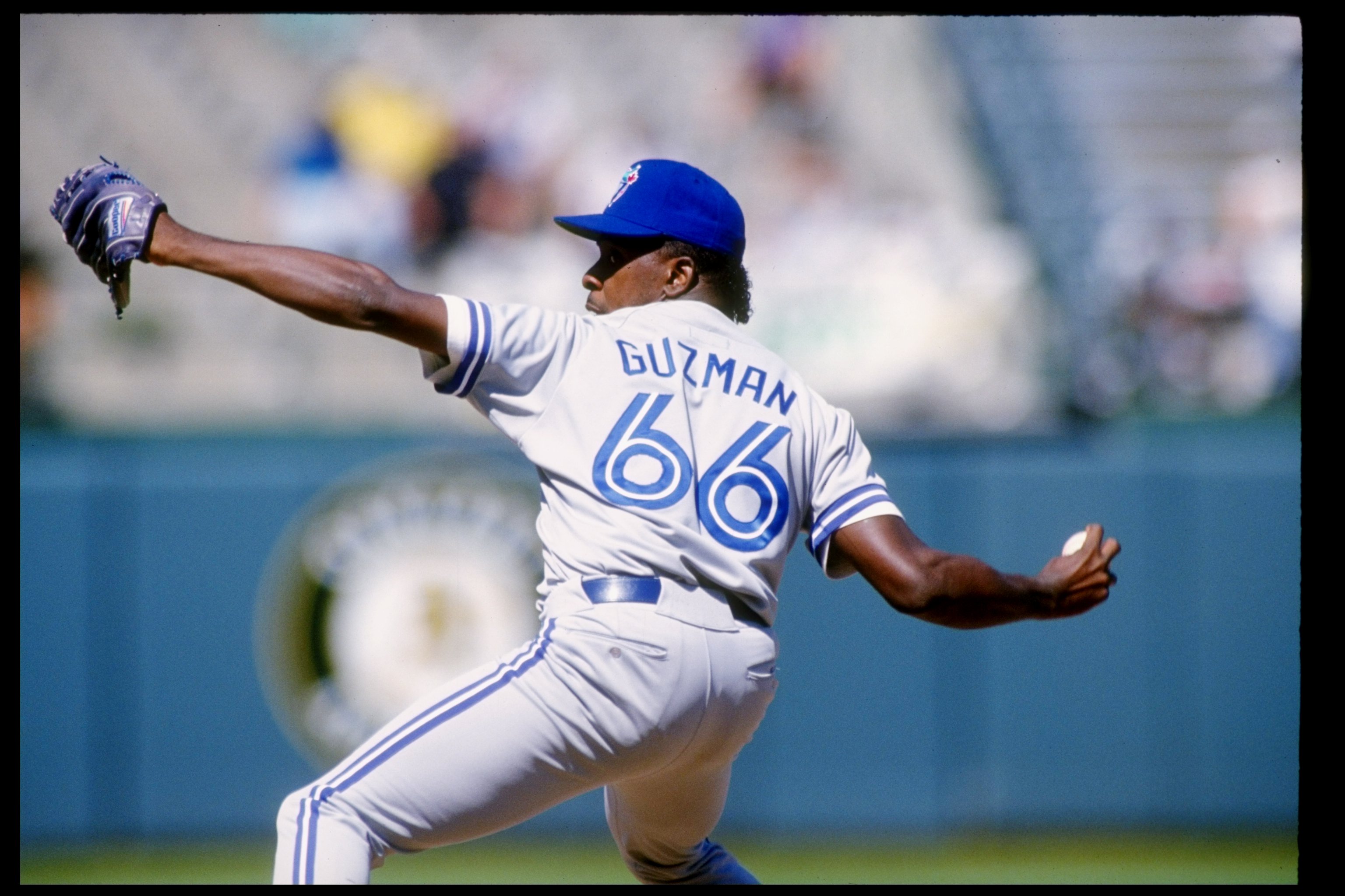 1 Sep 1993:  Pitcher Juan Guzman of the Toronto Blue Jays throws a pitch during a game against the Oakland Athletics at the Oakland Coliseum in Oakland, California.  Mandatory Credit: Otto Greule  /Allsport