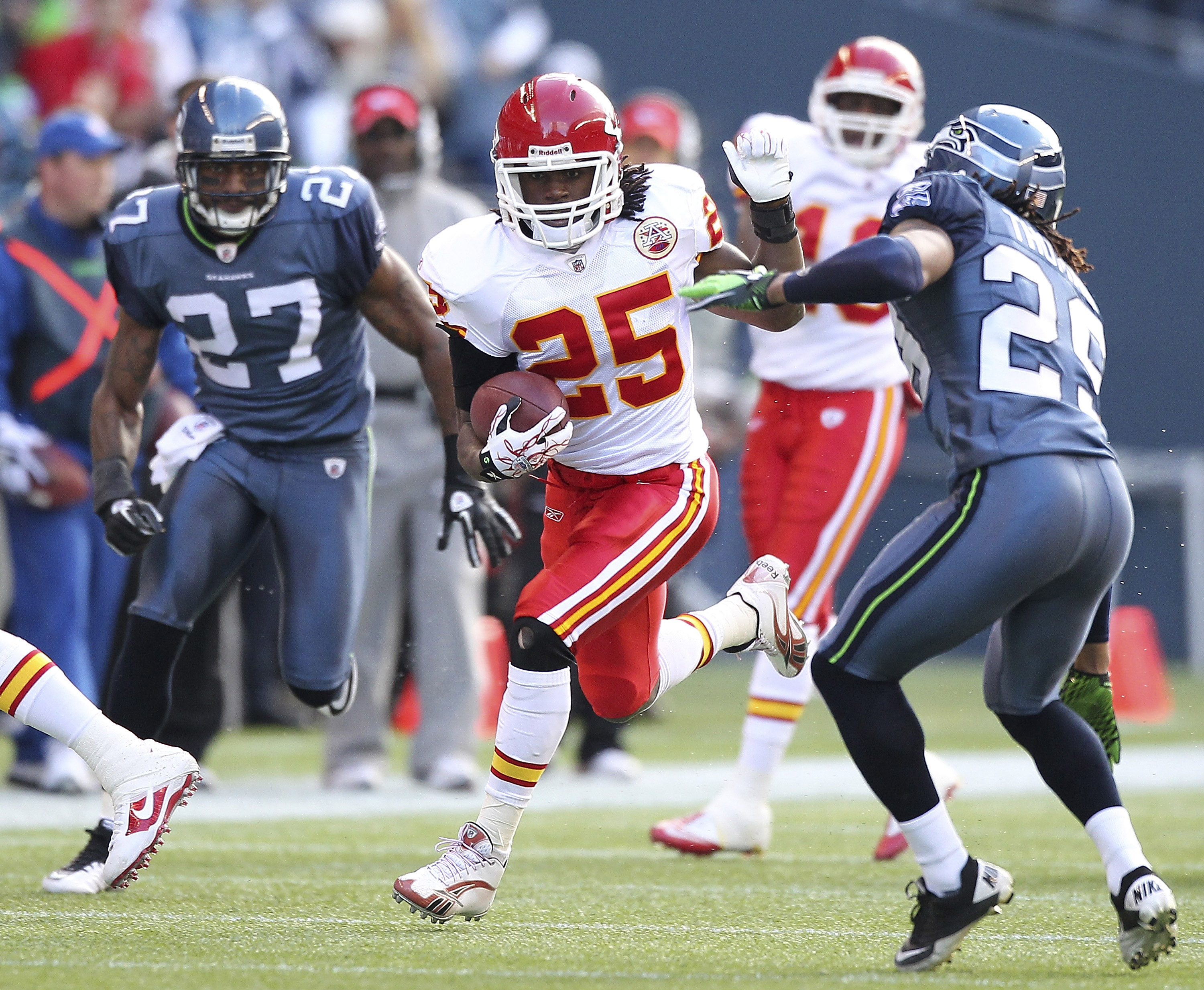 Dwayne Bowe returns to Kansas City to pay respects to Chiefs fan