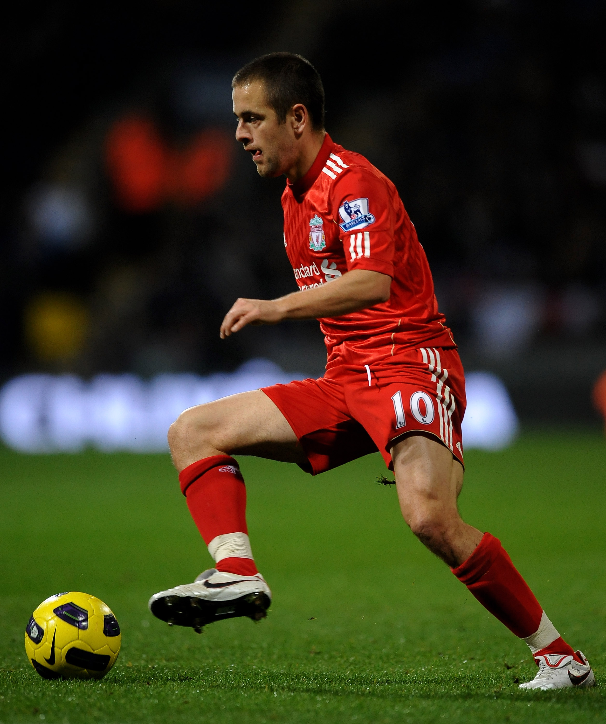 BOLTON, ENGLAND - OCTOBER 31:  Joe Cole of Liverpool in action during the Barclays Premier League match between Bolton Wanderers and Liverpool at the Reebok Stadium on October 31, 2010 in Bolton, England.  (Photo by Laurence Griffiths/Getty Images)