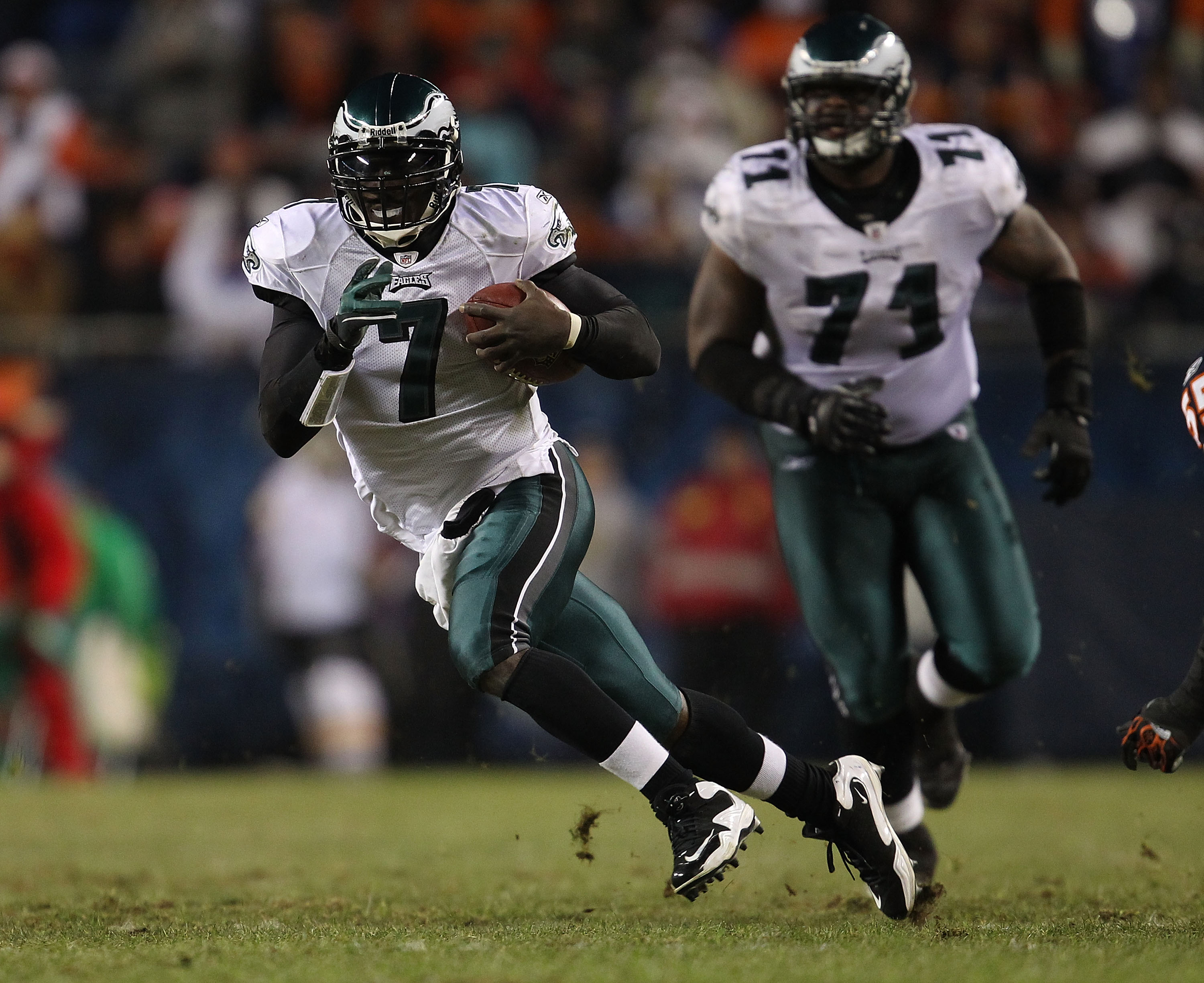 Michael Vick of the Philadelphia Eagles against Roddy White of the