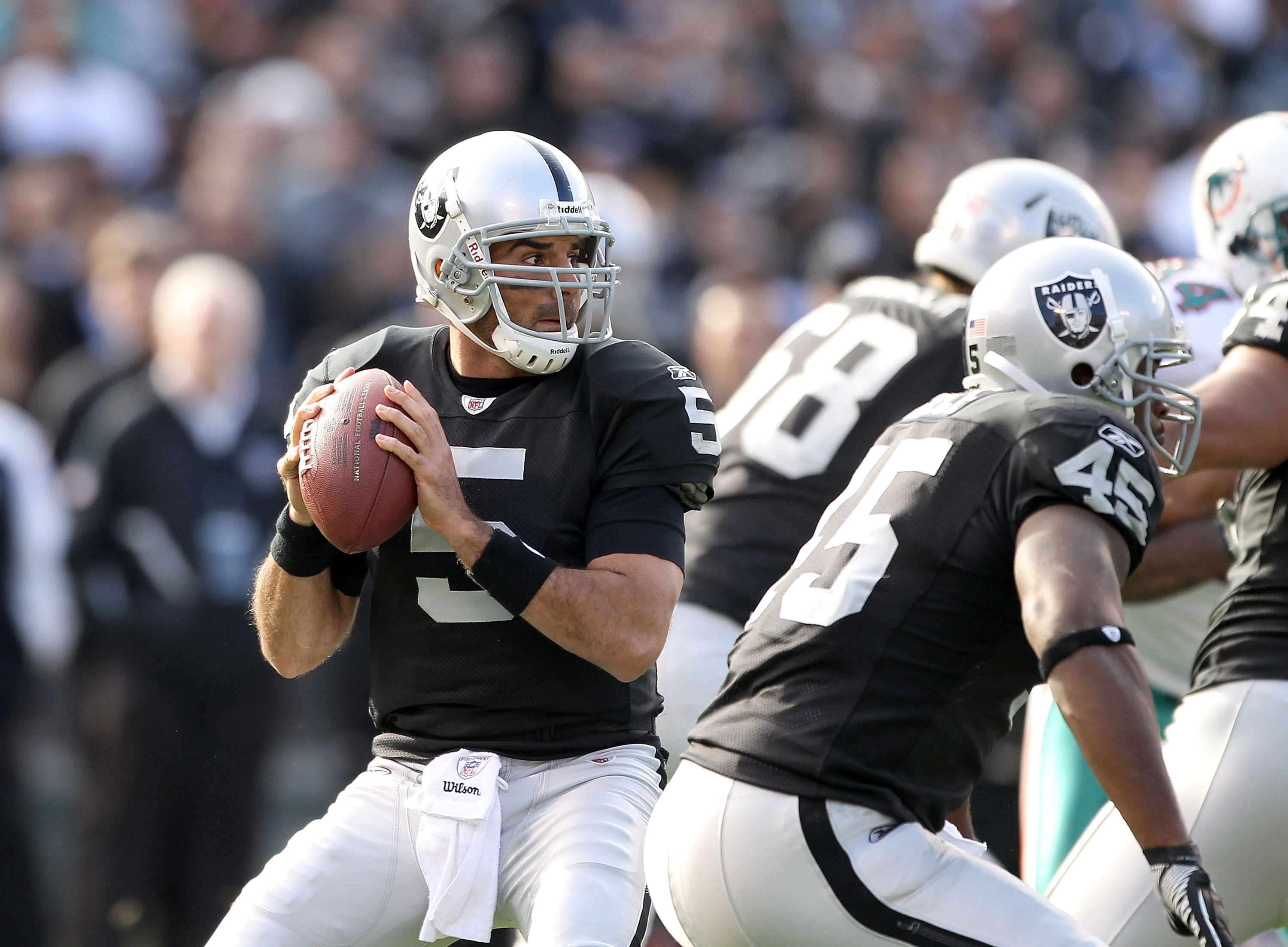 Bruce Gradkowski is dead weight for the Oakland Raiders