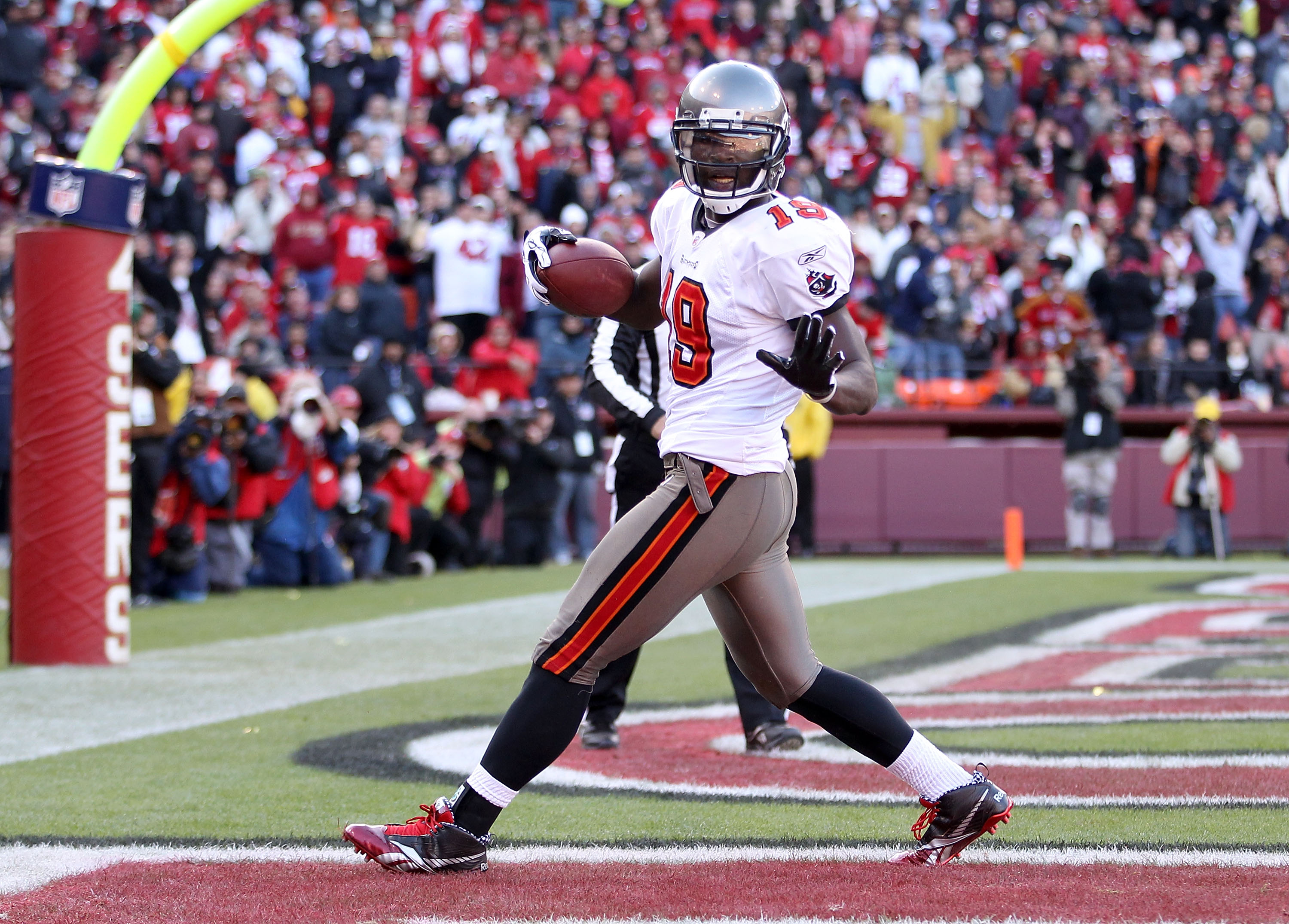 Atlanta Falcons - Ochocinco had high praise for Terrell Island 