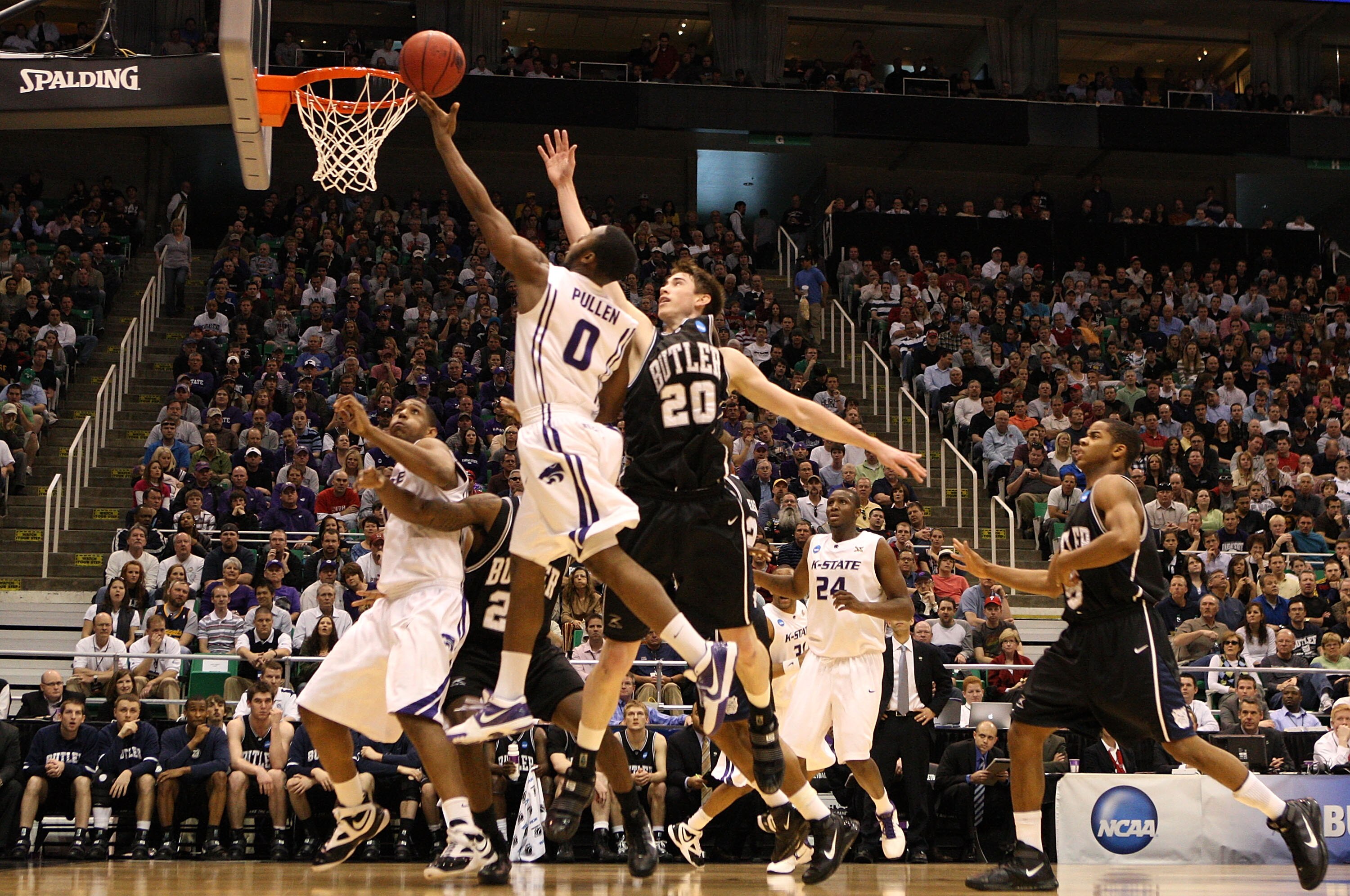 NCAA Basketball Top 25 Week 4 Rankings...Top Scorers News, Scores