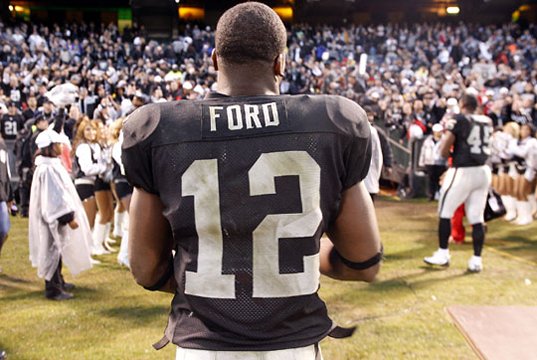 Raiders pay tribute to former receiver Cliff Branch