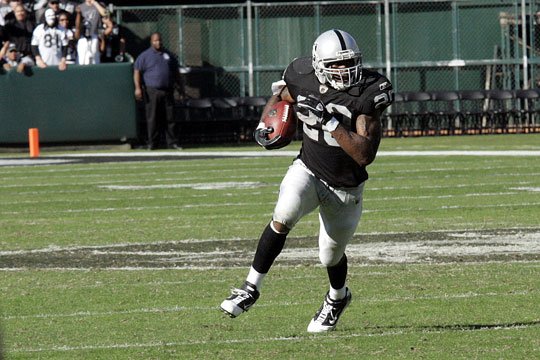 November 14, 1999 - Oakland, California, U.S - Oakland Raiders vs. San  Diego Chargers at Oakland Alameda County Coliseum Sunday, November 14,  1999. Raiders beat Chargers 28-9. San Diego Chargers wide receiver