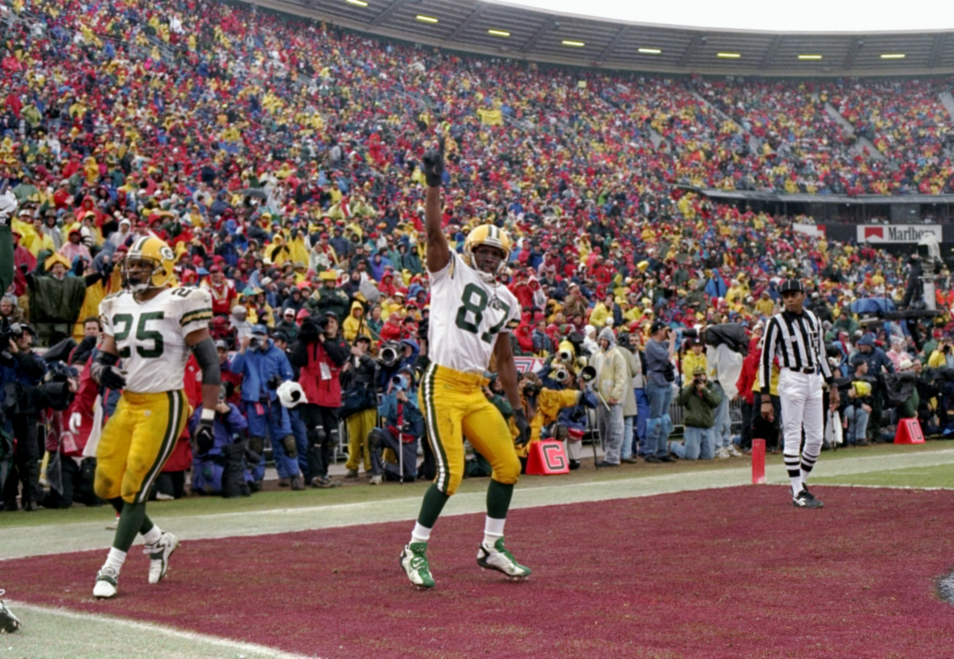 11 Jan 1998: Wide receiver Robert Brooks of the Green Bay Packers celebrates during a playoff game against the San Francisco 49ers at 3Com Park in San Francisco, California. The Packers won the game, 23-10.