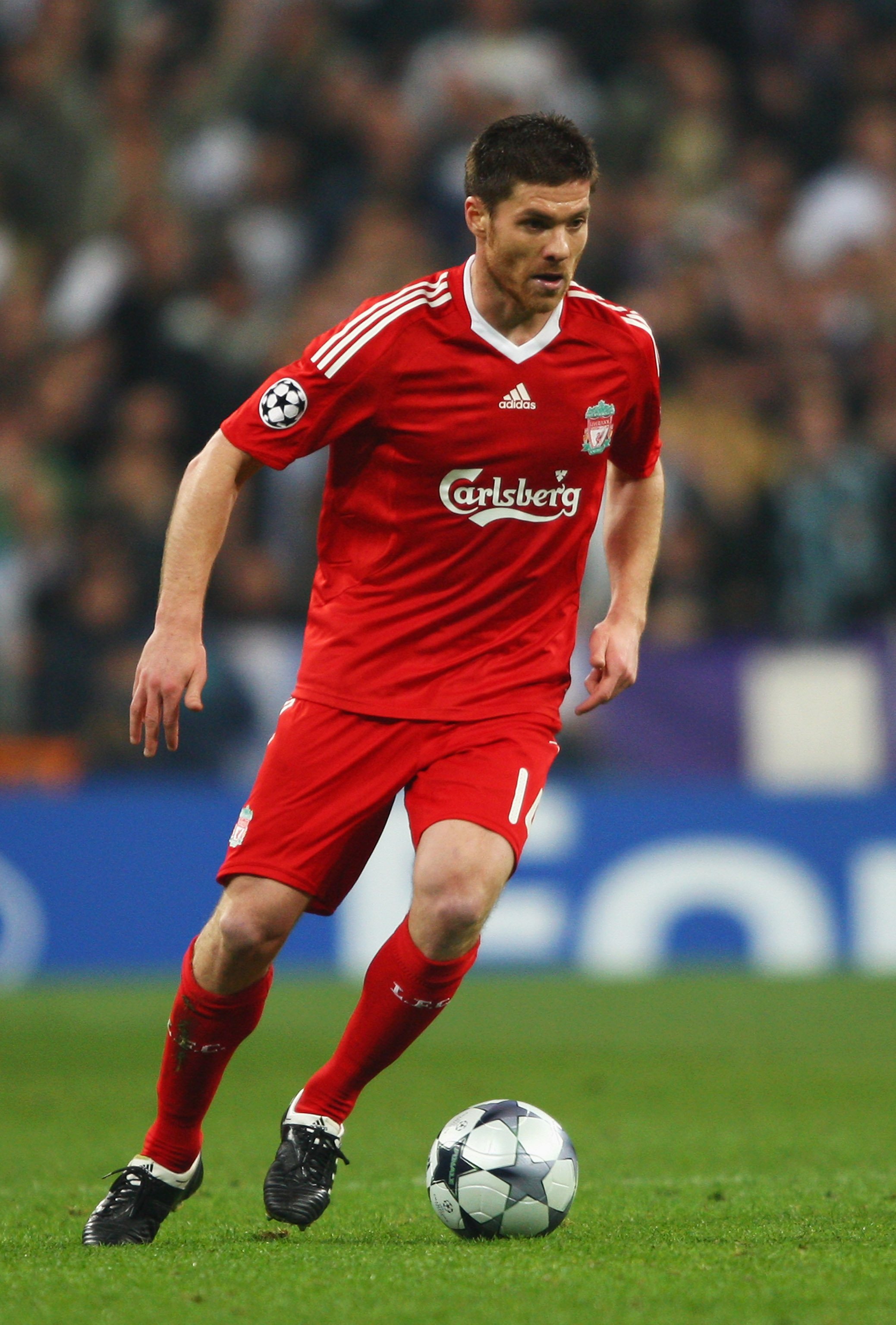 MADRID, SPAIN - FEBRUARY 25:  Xabi Alonso of Liverpool in action during the Champions League Round of 16, First Leg match between Real Madrid and Liverpool at the Estadio Santiago Bernabeu on February 25, 2009 in Madrid, Spain.  (Photo by Clive Brunskill/