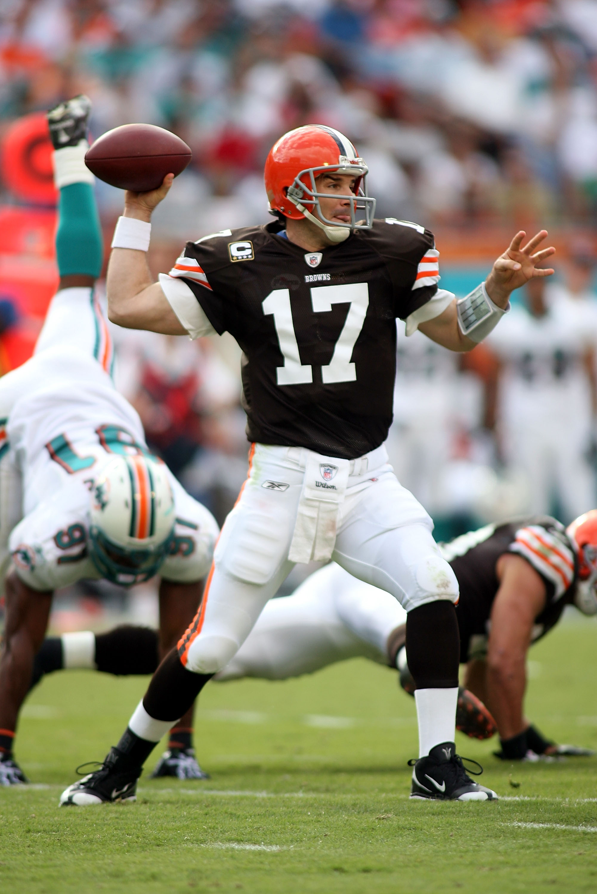 Browns blown out 39-17 by Dolphins to fall 3-6 and gash playoff