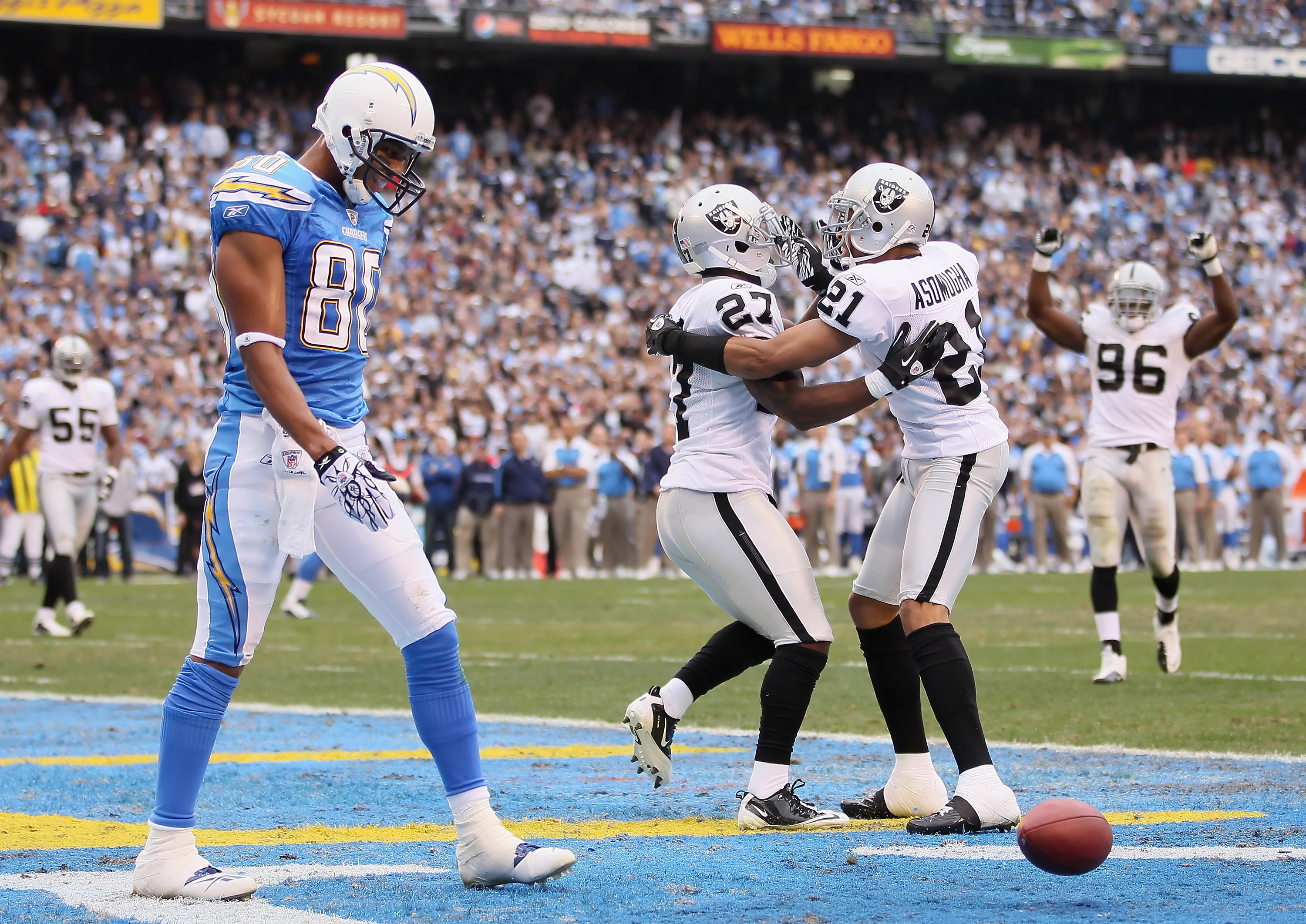 04 December 2008: Michael Huff of the Oakland Raiders before a game against  the San Diego Chargers. The Chargers pulled off a 34-7 victory over the  Raiders at Qualcomm Stadium in San