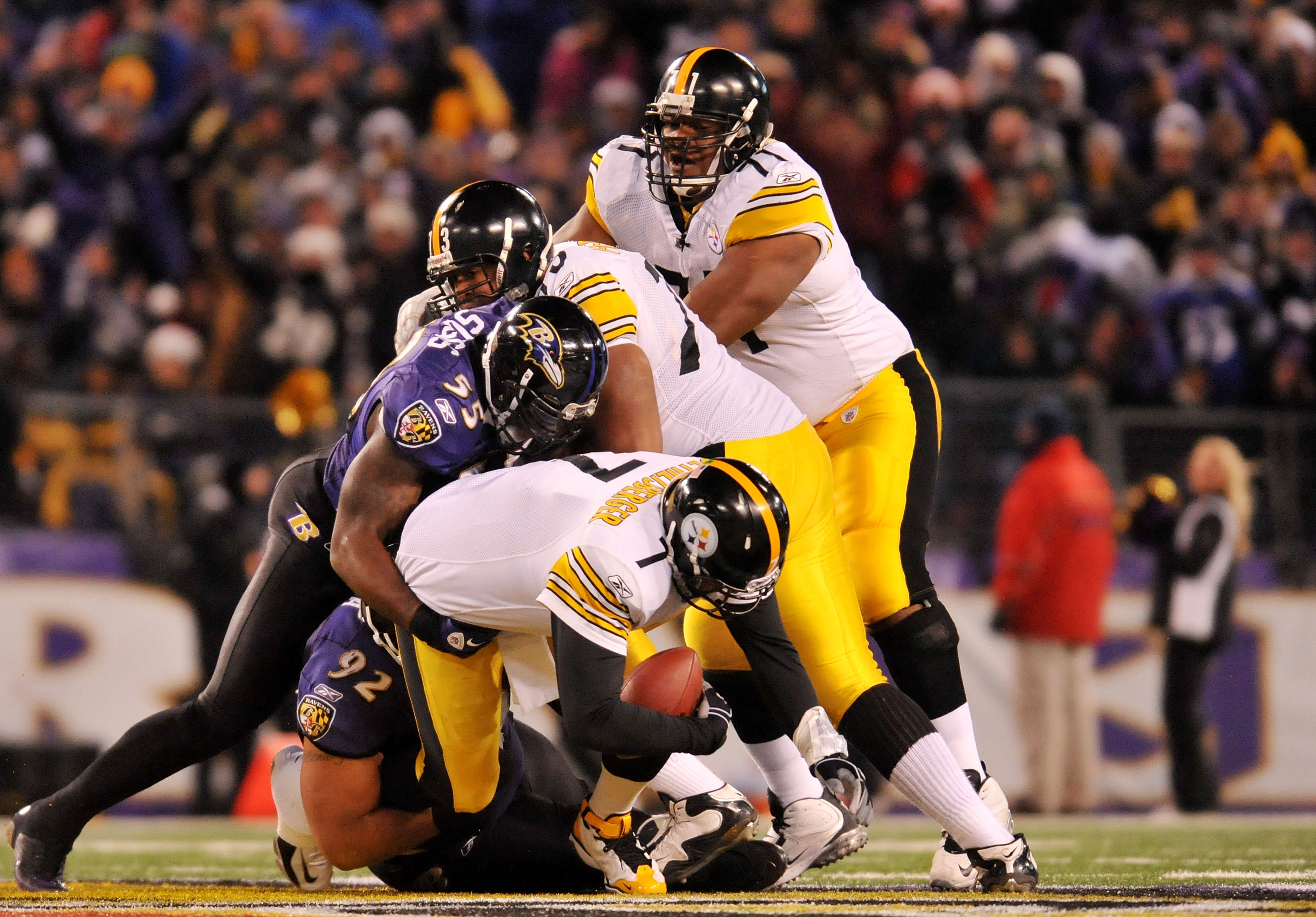 Ravens vs. Steelers: Terrell Suggs emerges from the tunnel wearing