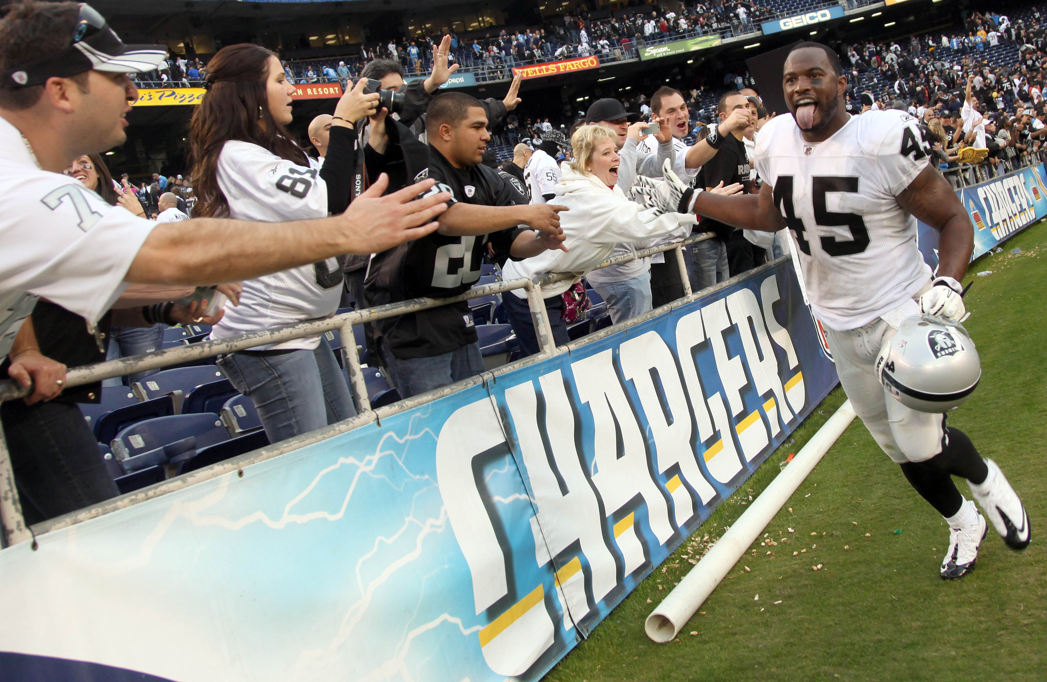 Los Angeles, USA. October 07, 2018 Oakland Raiders fans during the football  game between the Oakland Raiders and the Los Angeles Chargers at the StubHub  Center in Carson, California. Charles Baus/CSM Credit: